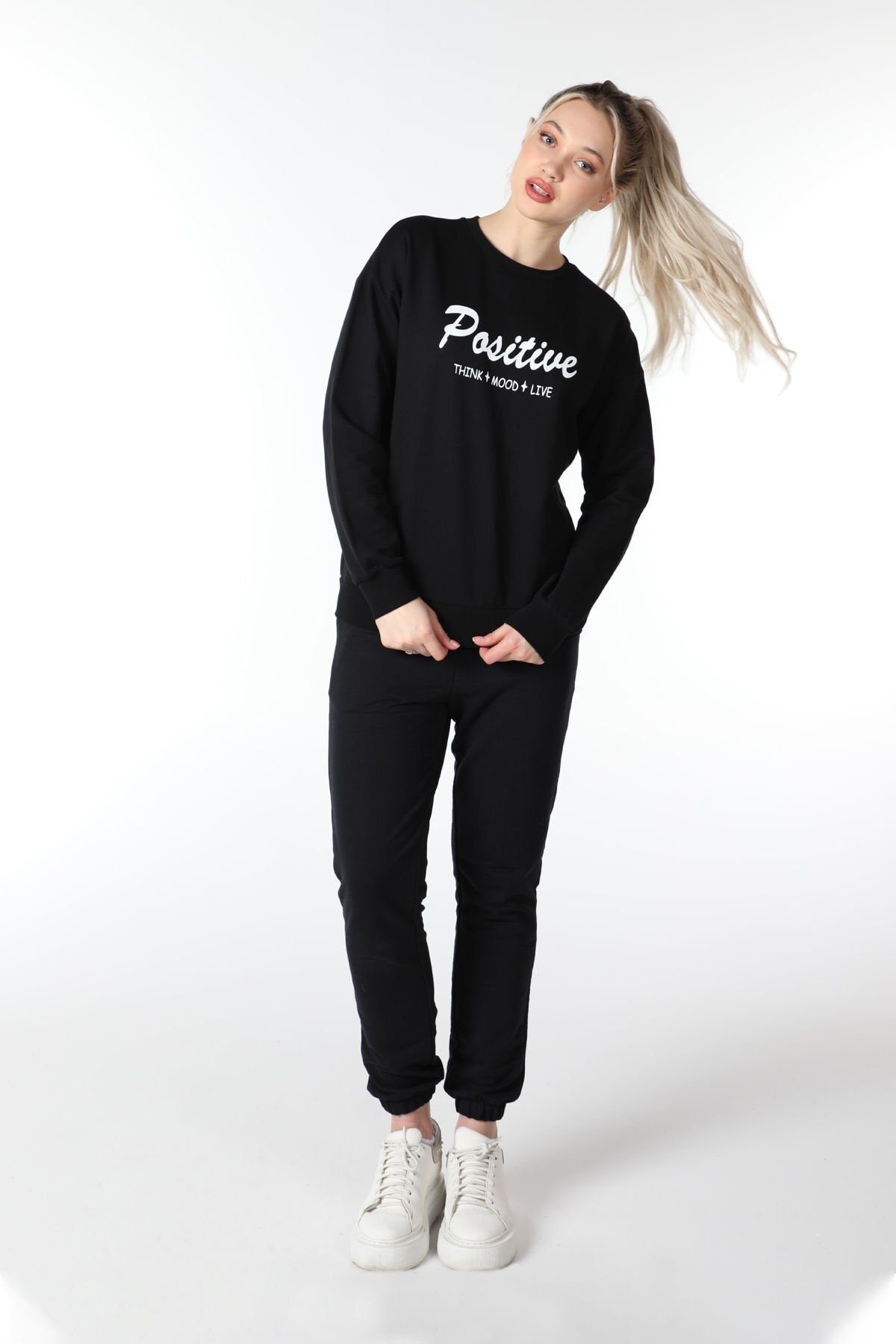 Defys Kadin Bisiklet Yaka Regular Fit Baskili Sweatshirt Siyah