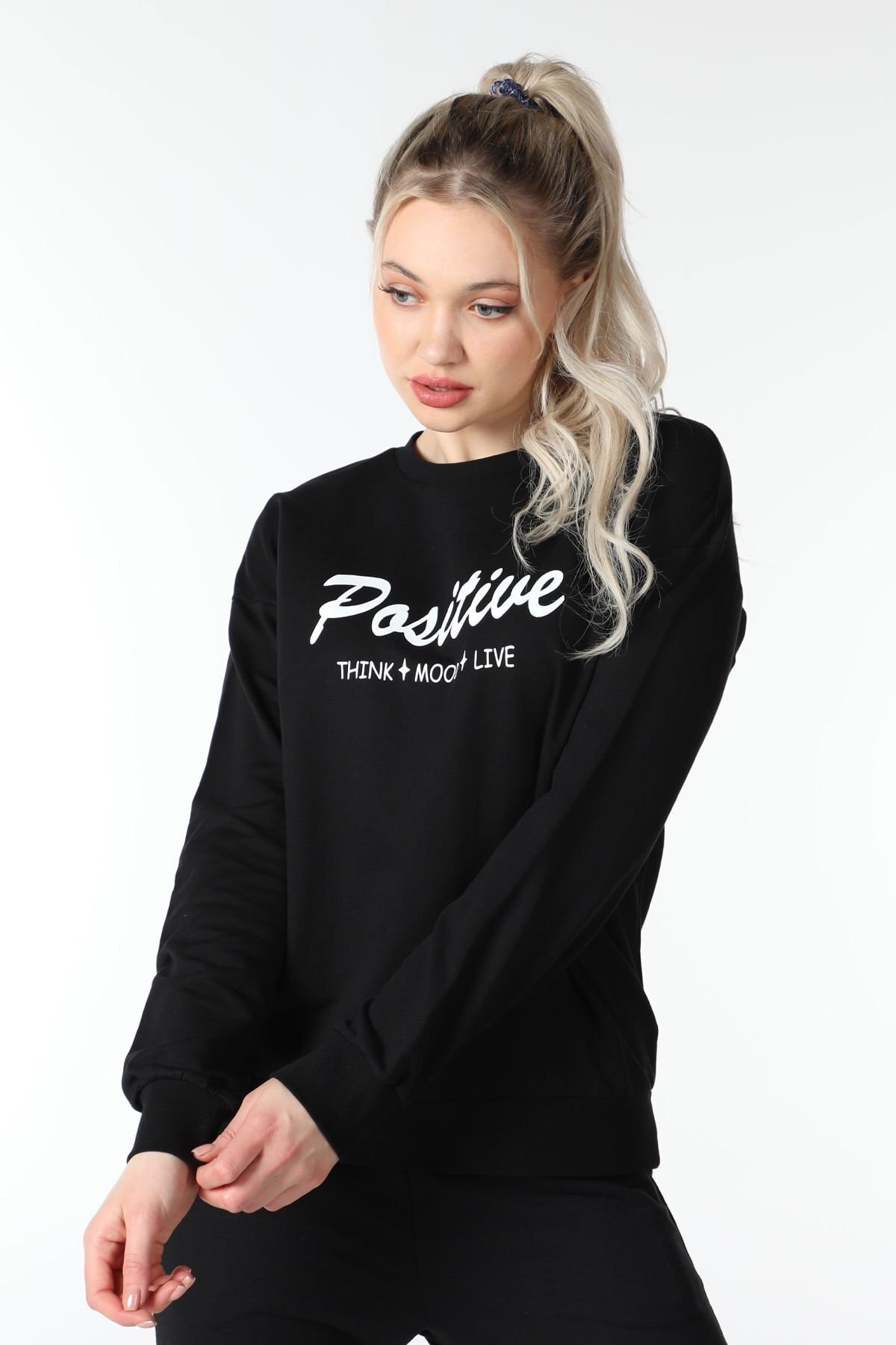 Defys Kadin Bisiklet Yaka Regular Fit Baskili Sweatshirt Siyah