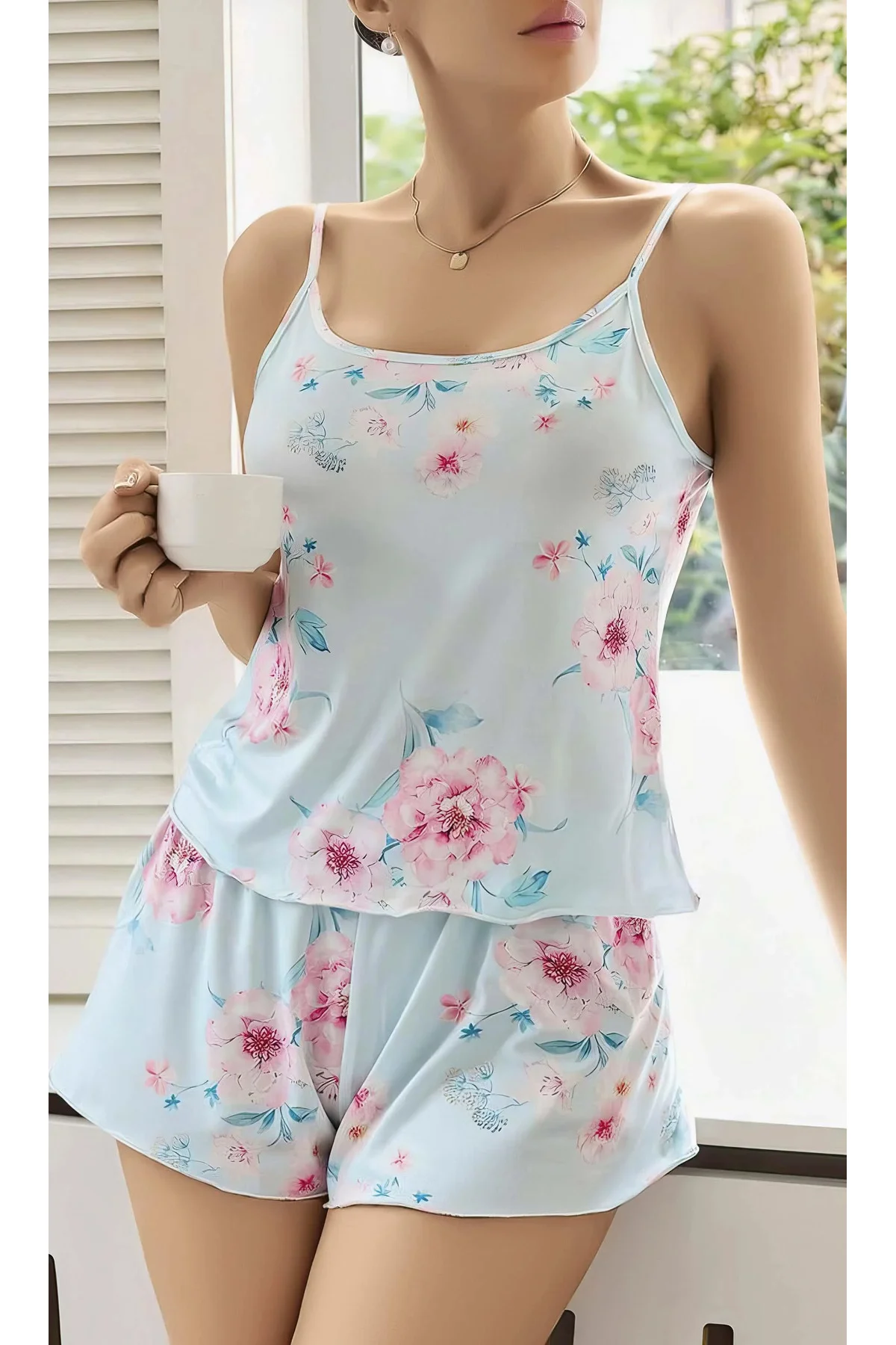Kadın Bebek Mavisi Çiçek Desenli Askılı Şortlu Pijama Takım 5011