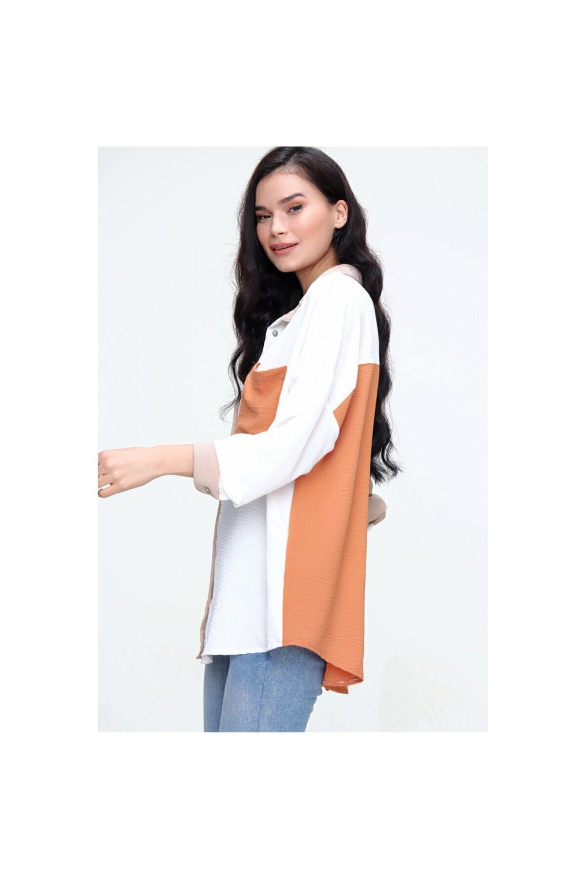 Pasaklı Giyim Kadın Siyah Sarı Beyaz Renk Detaylı Arkası Uzun Uzun Kollu Döküml