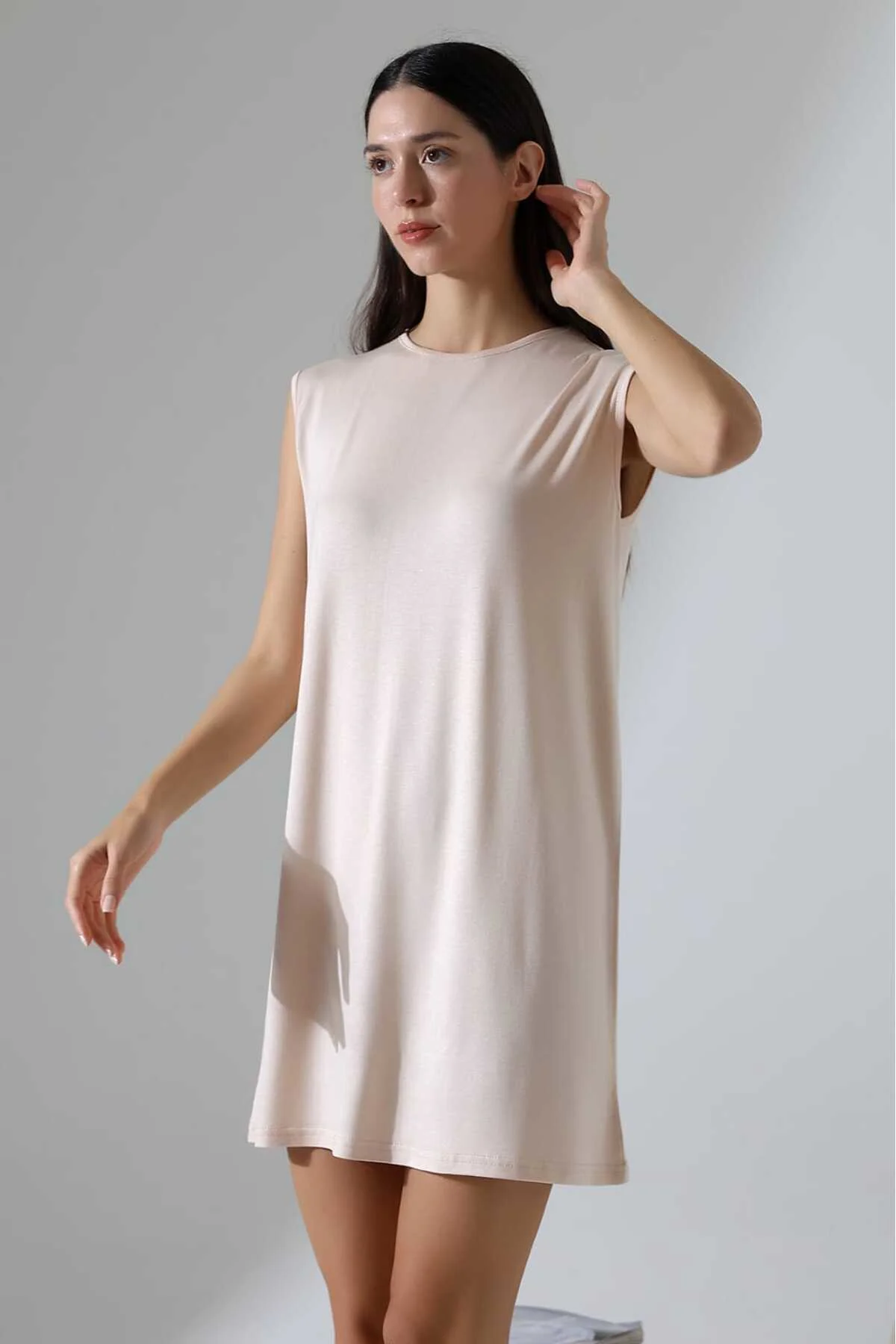 Kadın Bej Oversize Kolsuz Bisiklet Yaka Basic Viskon Kısa İçlik Tunik Elbise Fiyatı, Yorumları ve Özellikleri