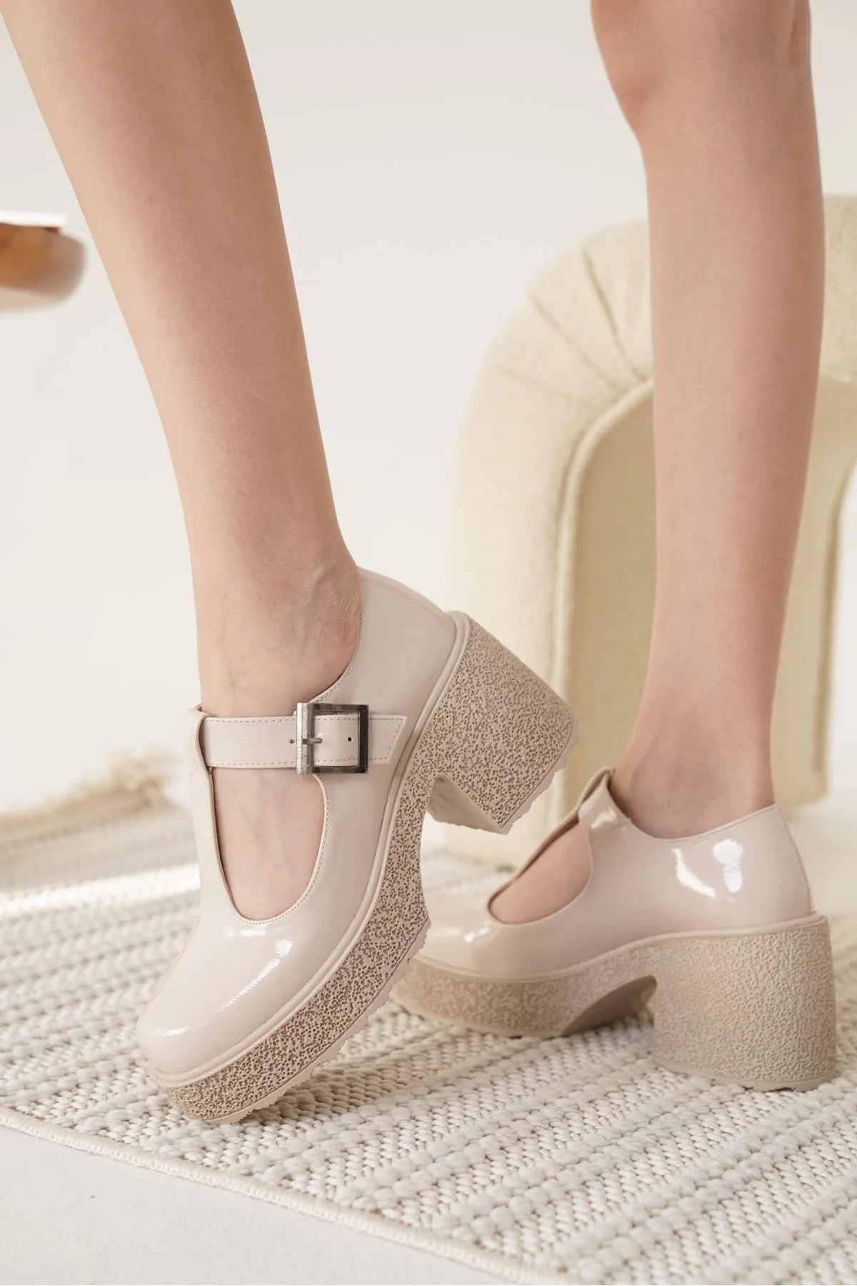 Kadın Bej Rugan Günlük Ayakkabı TR06MS06D