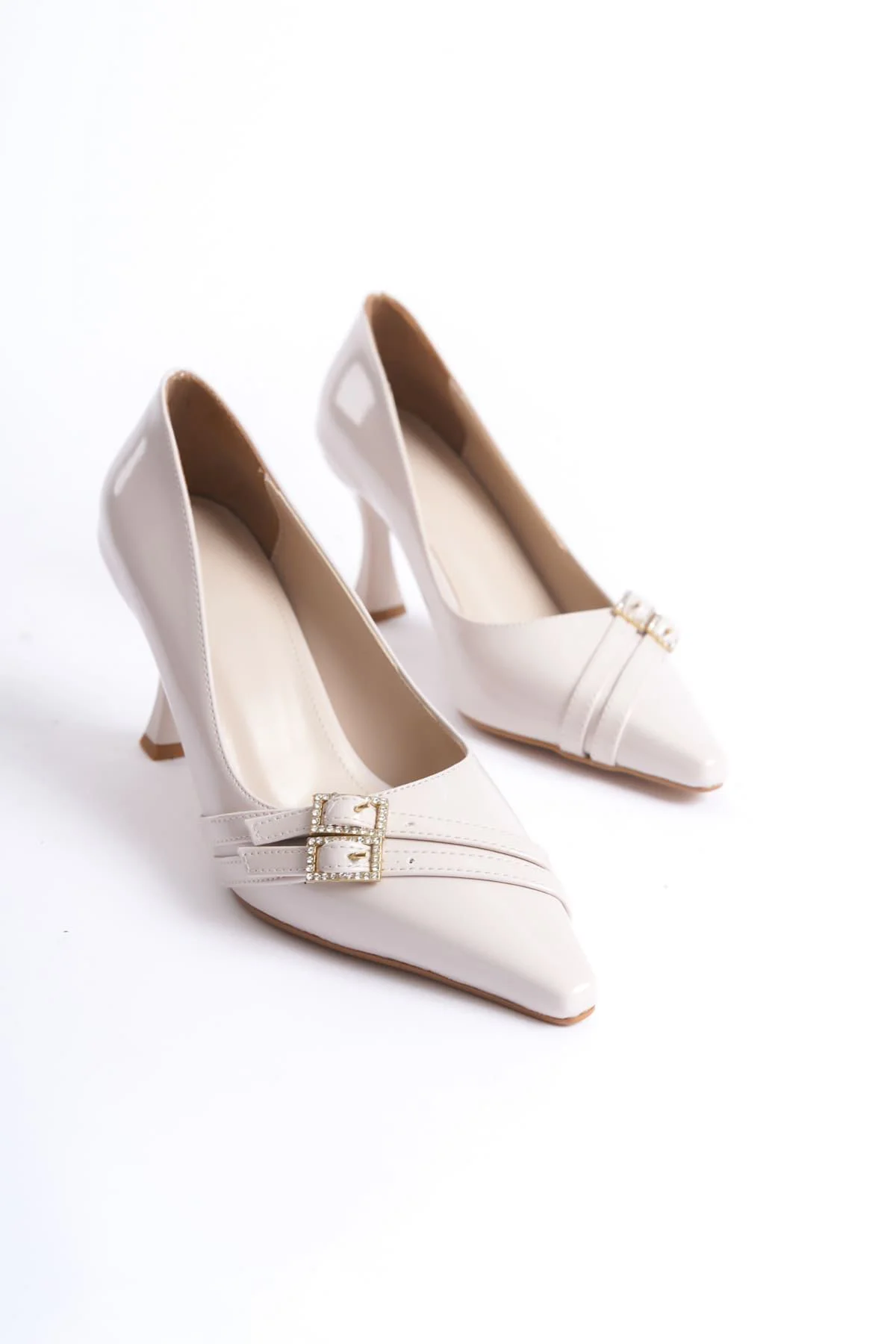 Kadın Bej Rugan Topuklu Ayakkabı TR08MS25L