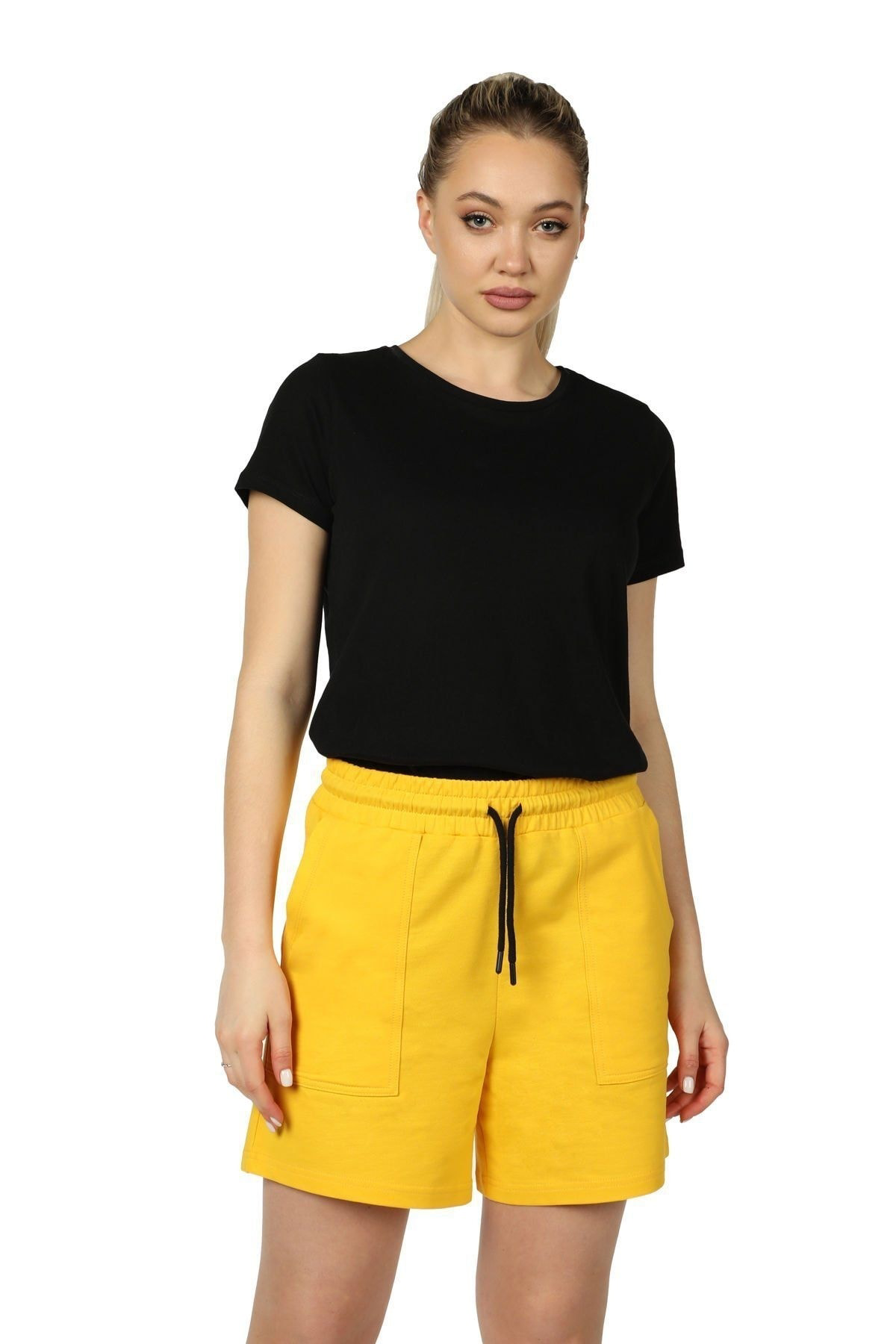 Defys Kadın Beli Lastikli Cepli Etiket Detaylı Regular Fit Şort Sarı