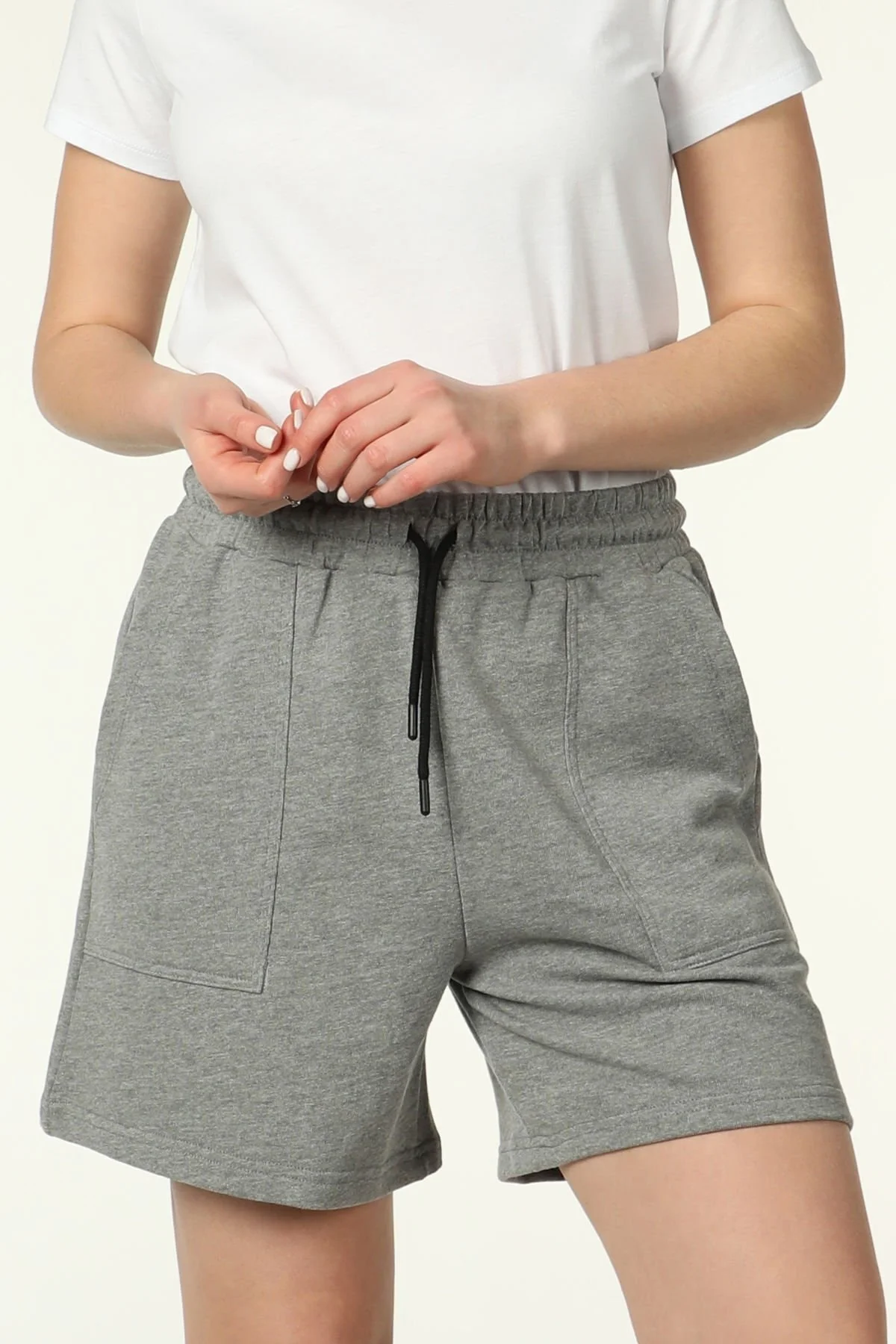 Kadın Beli Lastikli Cepli Etiket Detaylı Regular Fit Şort Antrasit Melanj