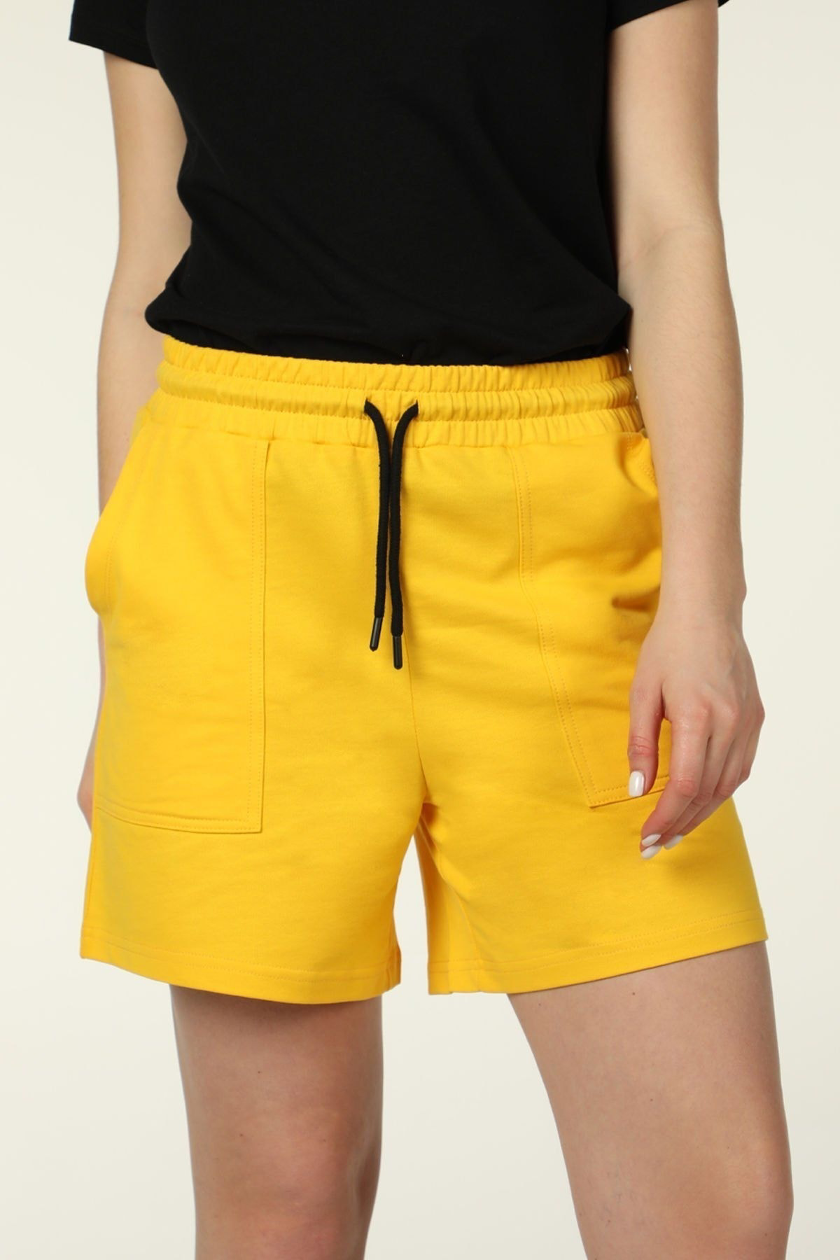 Defys Kadın Beli Lastikli Cepli Etiket Detaylı Regular Fit Şort Sarı