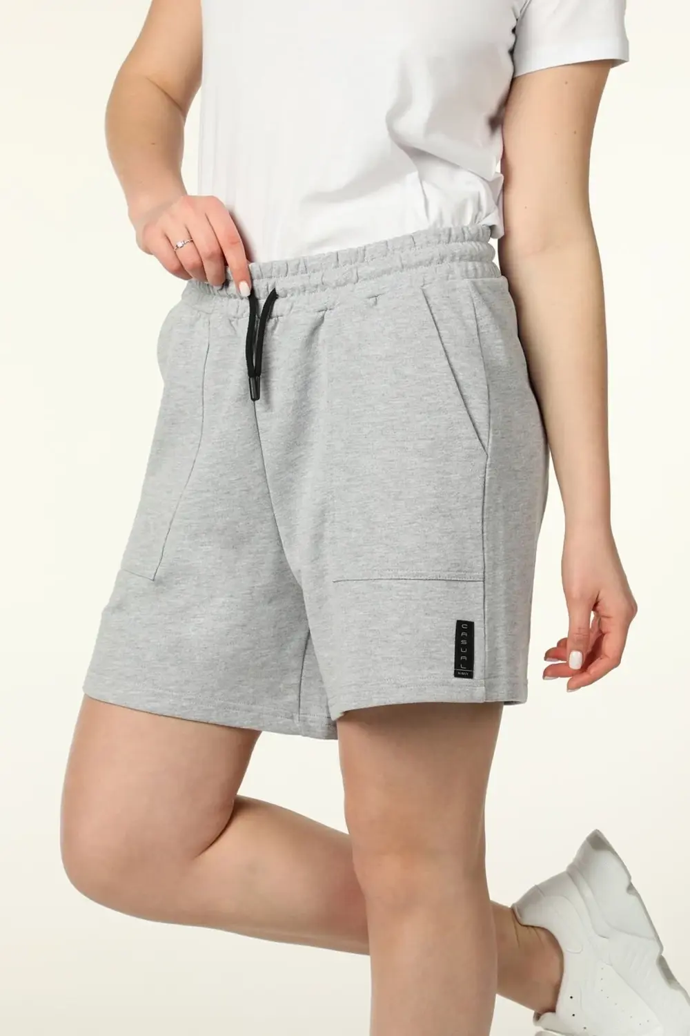 Kadın Beli Lastikli Cepli Etiket Detaylı Regular Fit Şort Antrasi