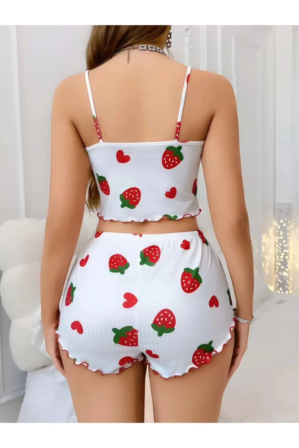 Kadın Beyaz Çilek desenli Şortlu Pijama Takımı 5053