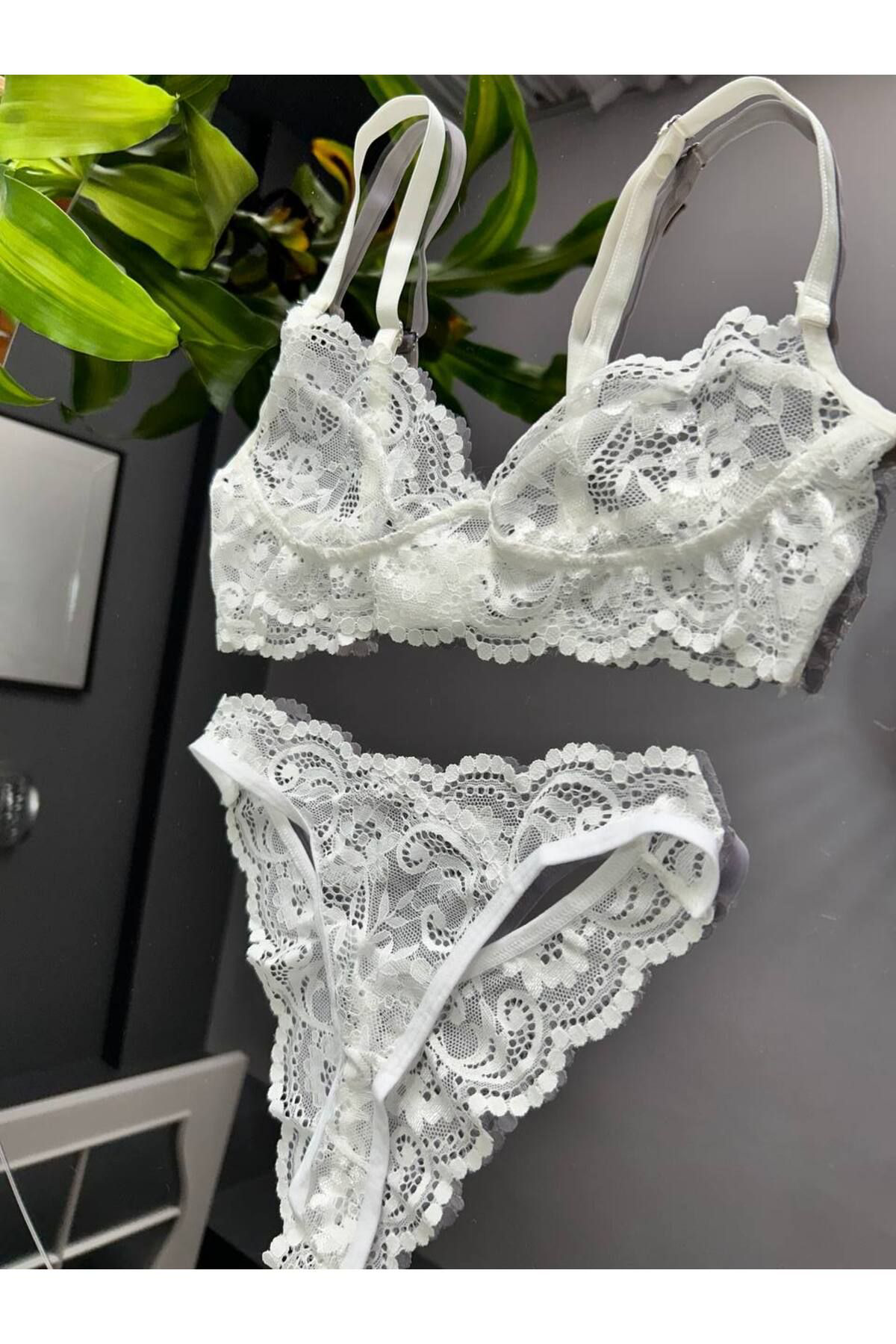 Kadın Beyaz Dantelli Desteksiz Toparlayıcı Balenli Sütyen Külot Takımı, Rahat İç Çamaşır Takımı