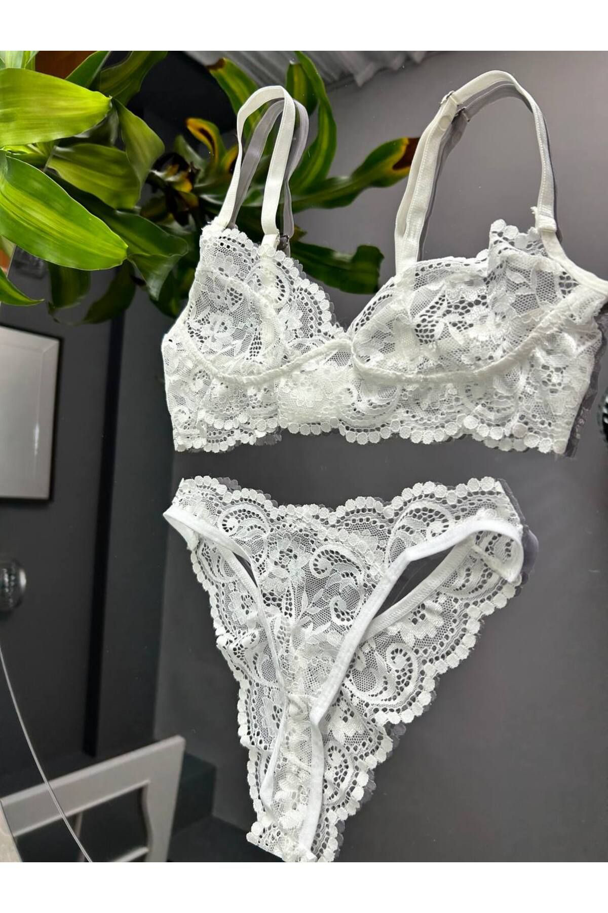 Kadın Beyaz Dantelli Desteksiz Toparlayıcı Balenli Sütyen Külot Takımı, Rahat İç Çamaşır Takımı