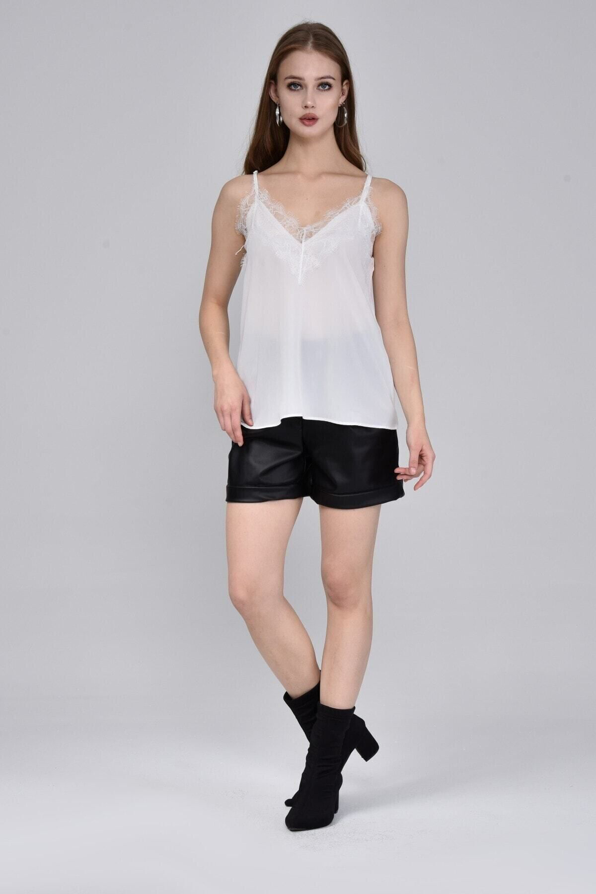 Kadın Beyaz Fransız Dantelli Ayarlanabilir Ip Askılı Bluz