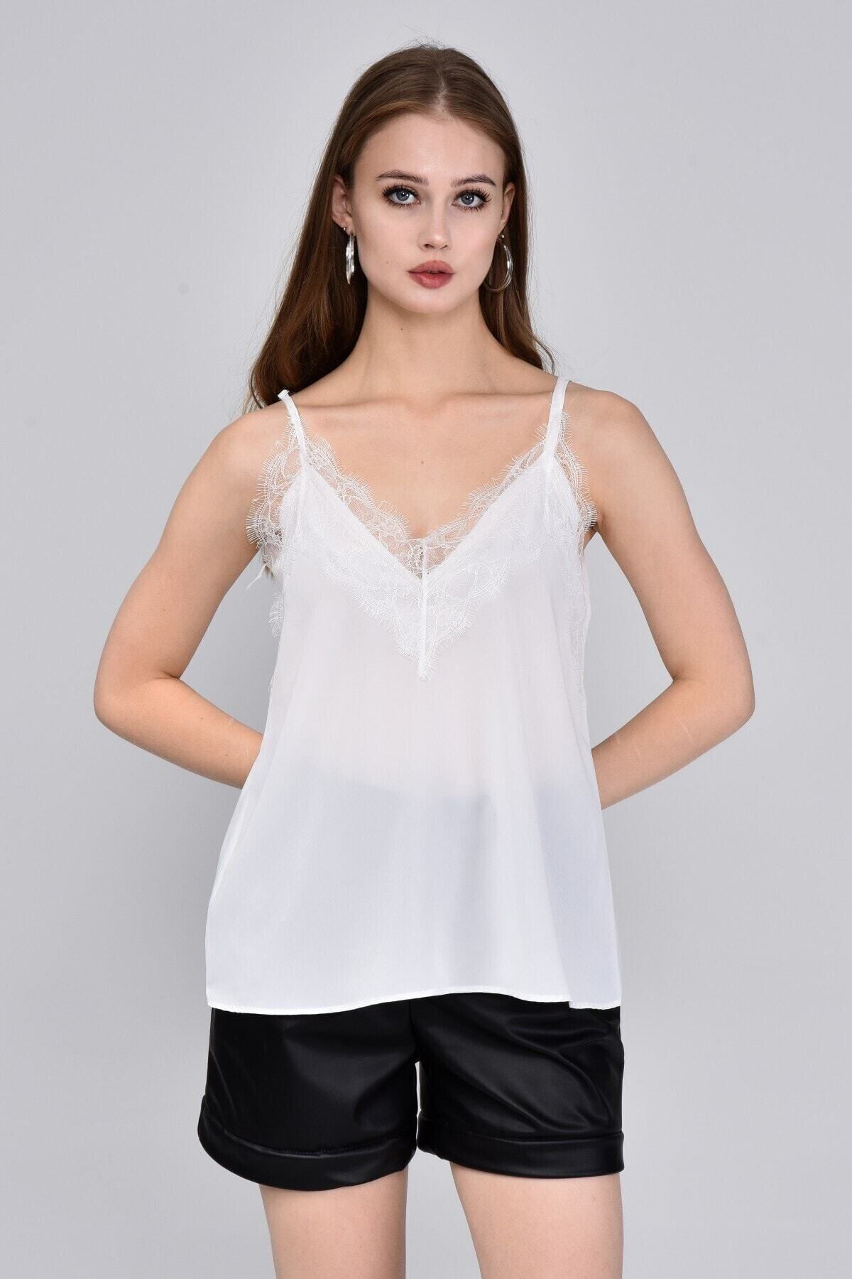 Kadın Beyaz Fransız Dantelli Ayarlanabilir Ip Askılı Bluz