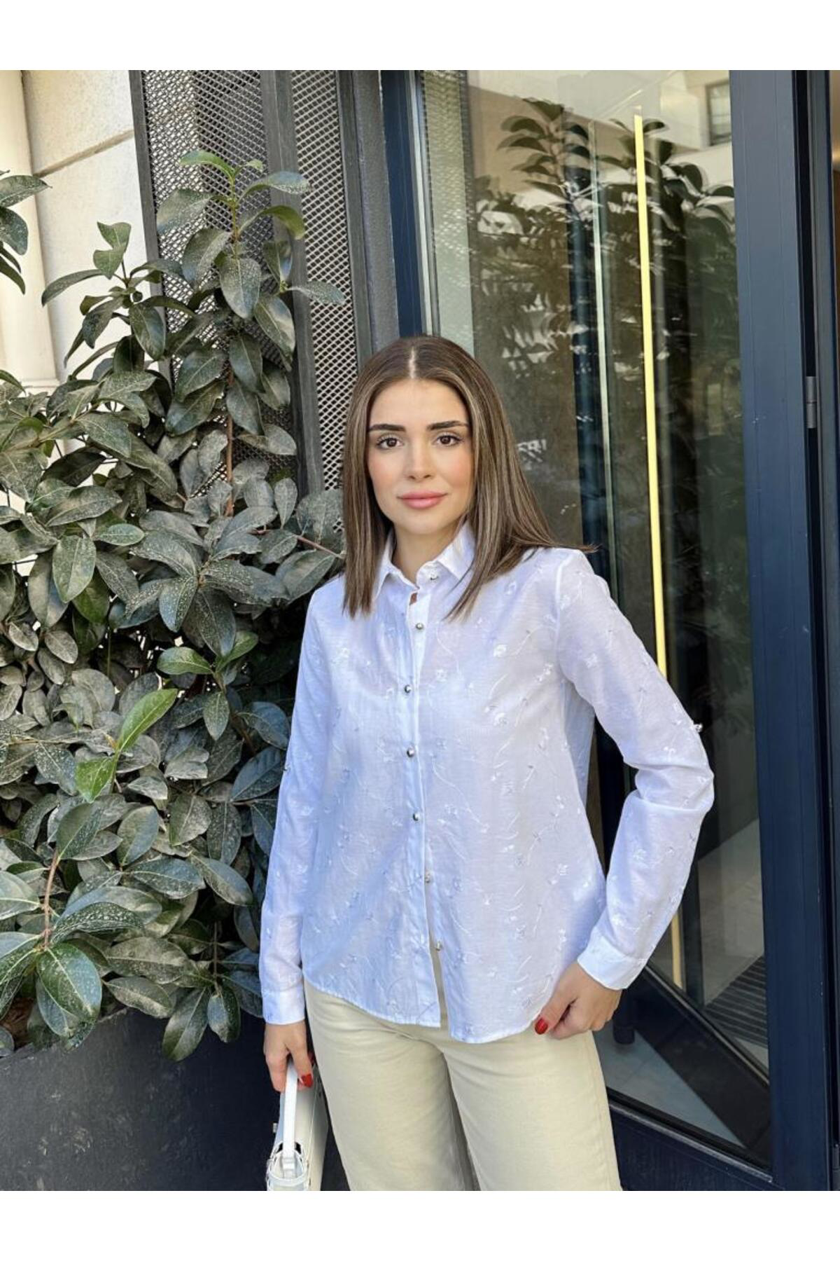 Kadın Beyaz Klasik Basic Poplin Gömlek-Nakış Detaylı 700-3398253