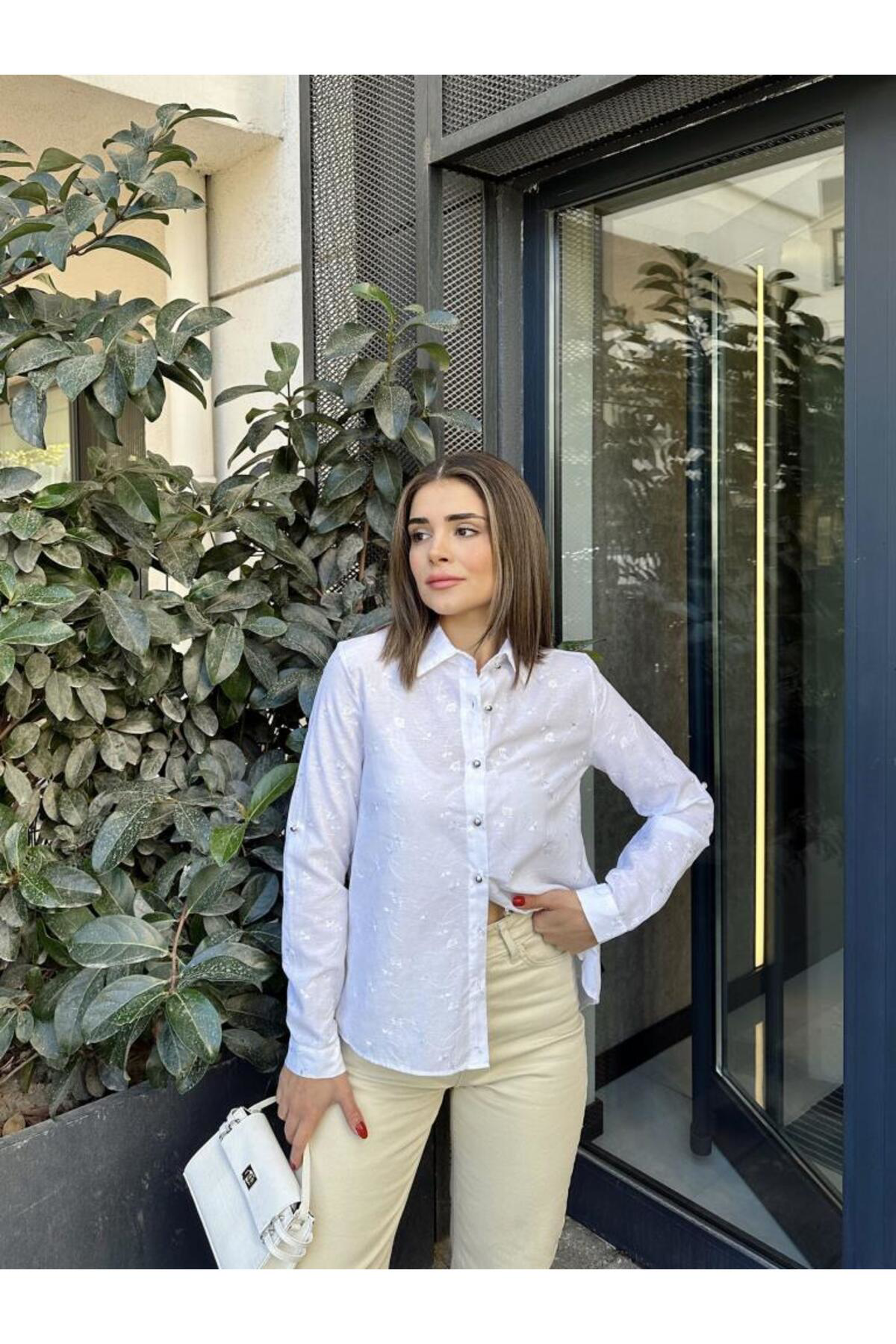 Kadın Beyaz Klasik Basic Poplin Gömlek-Nakış Detaylı 700-3398253