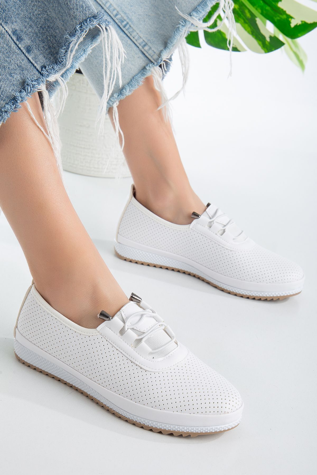 Kadın Beyaz Lazer Kesim Spor Günlük Ayakkabı