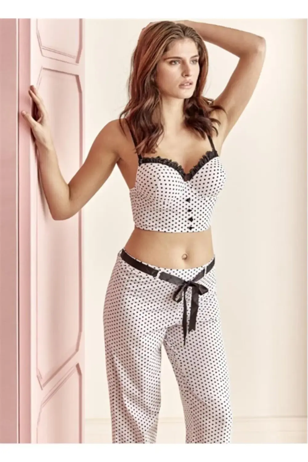 Kadın Beyaz Puantiye Desenli Büstiyerli Pijama Takımı Yeni Sezon