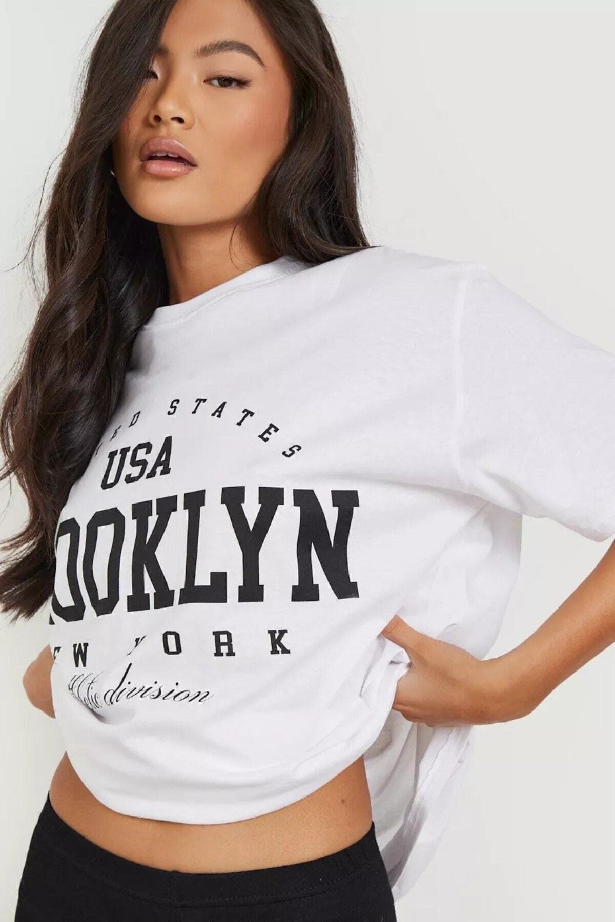 Kadın Beyaz Usa Brooklyn Göğüs Baskılı Oversize Bisiklet Yaka T-s