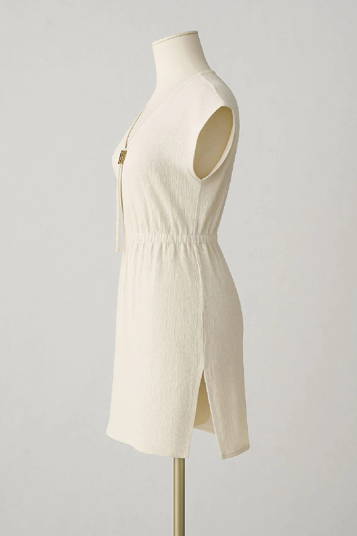 Kadın Beyaz Yanları Yırtmaçlı Tokalı V Yaka Mini Plaj Elbisesi