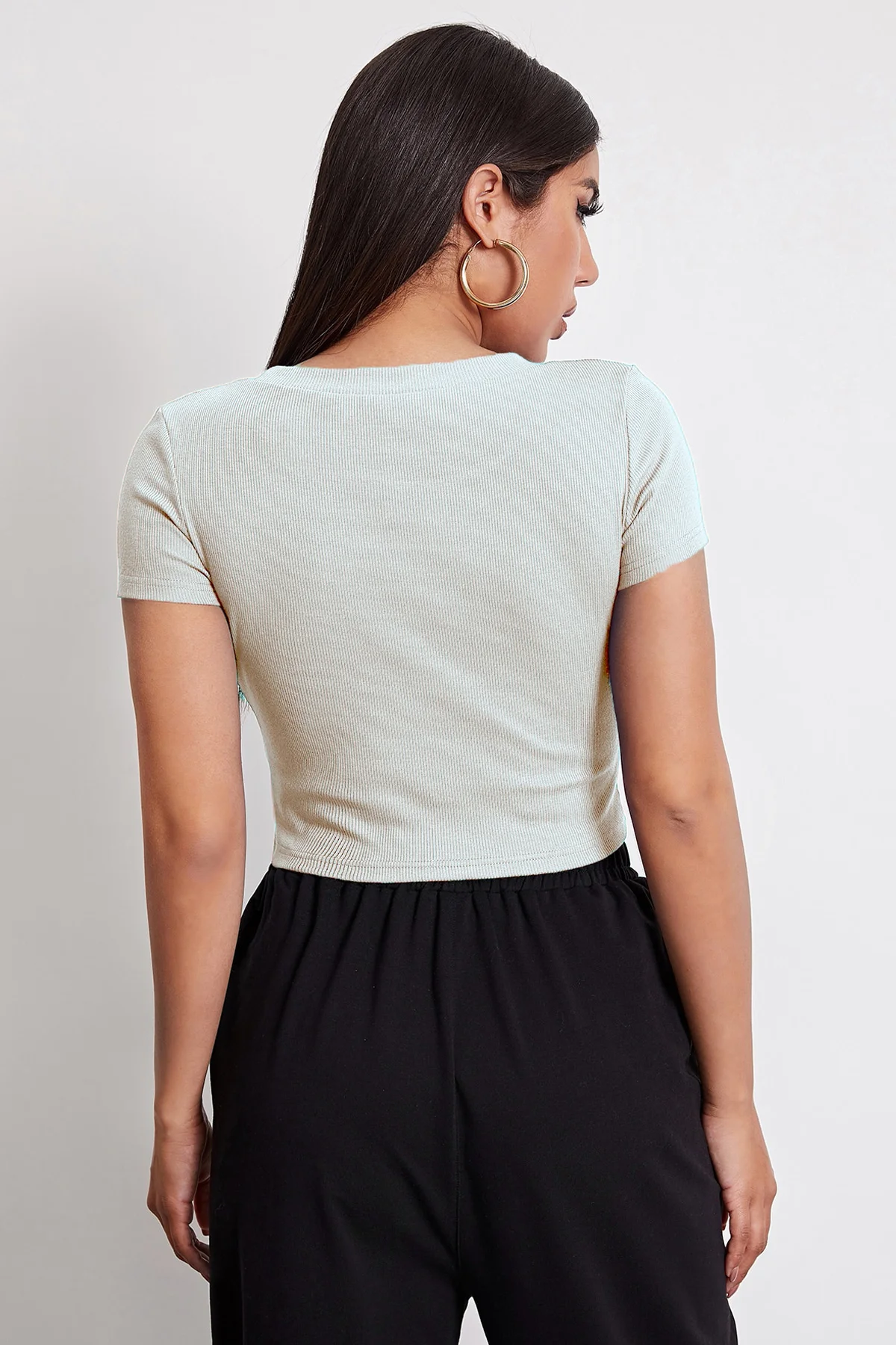 Kadın Beyaz Yuvarlak Yaka Yarım Kol Crop Top Bluz