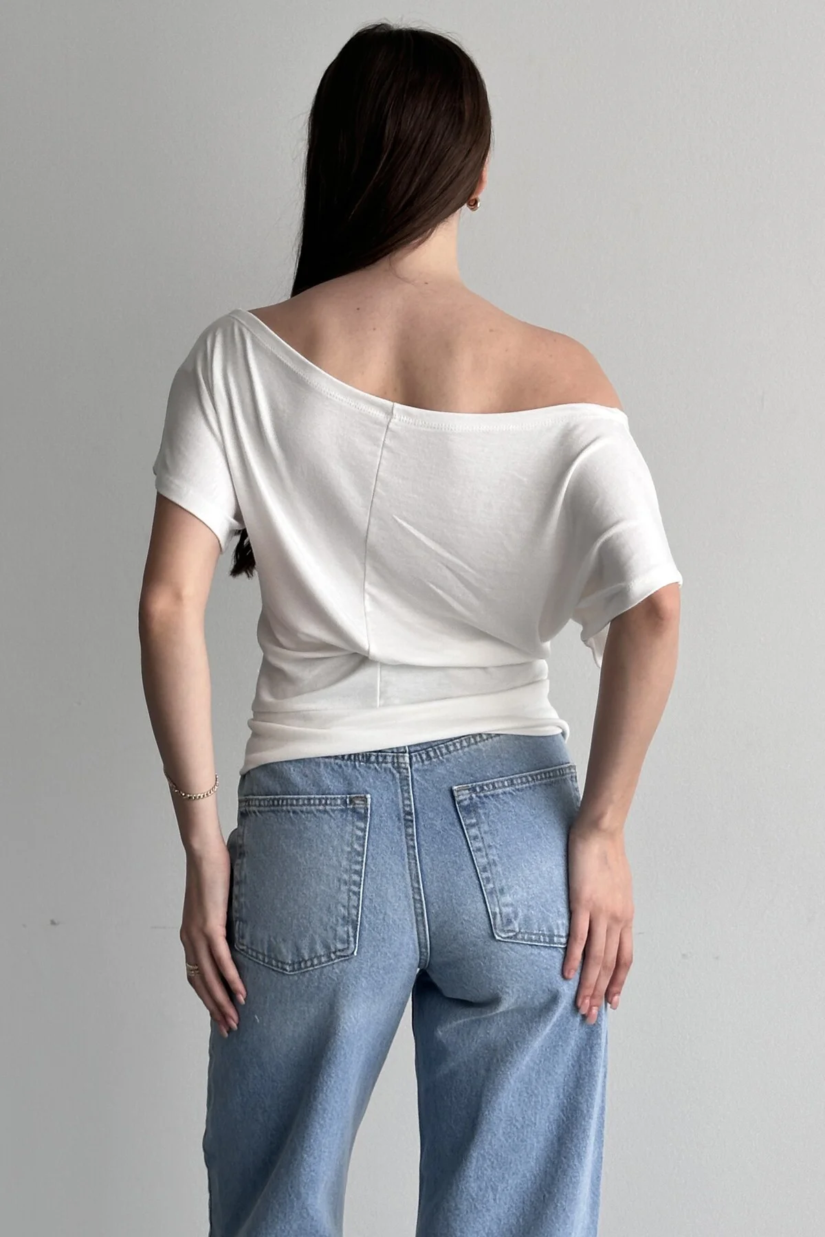 Kadın Bluz Tek Omuz Salaş Oversize Dökümlü Basic Bluz