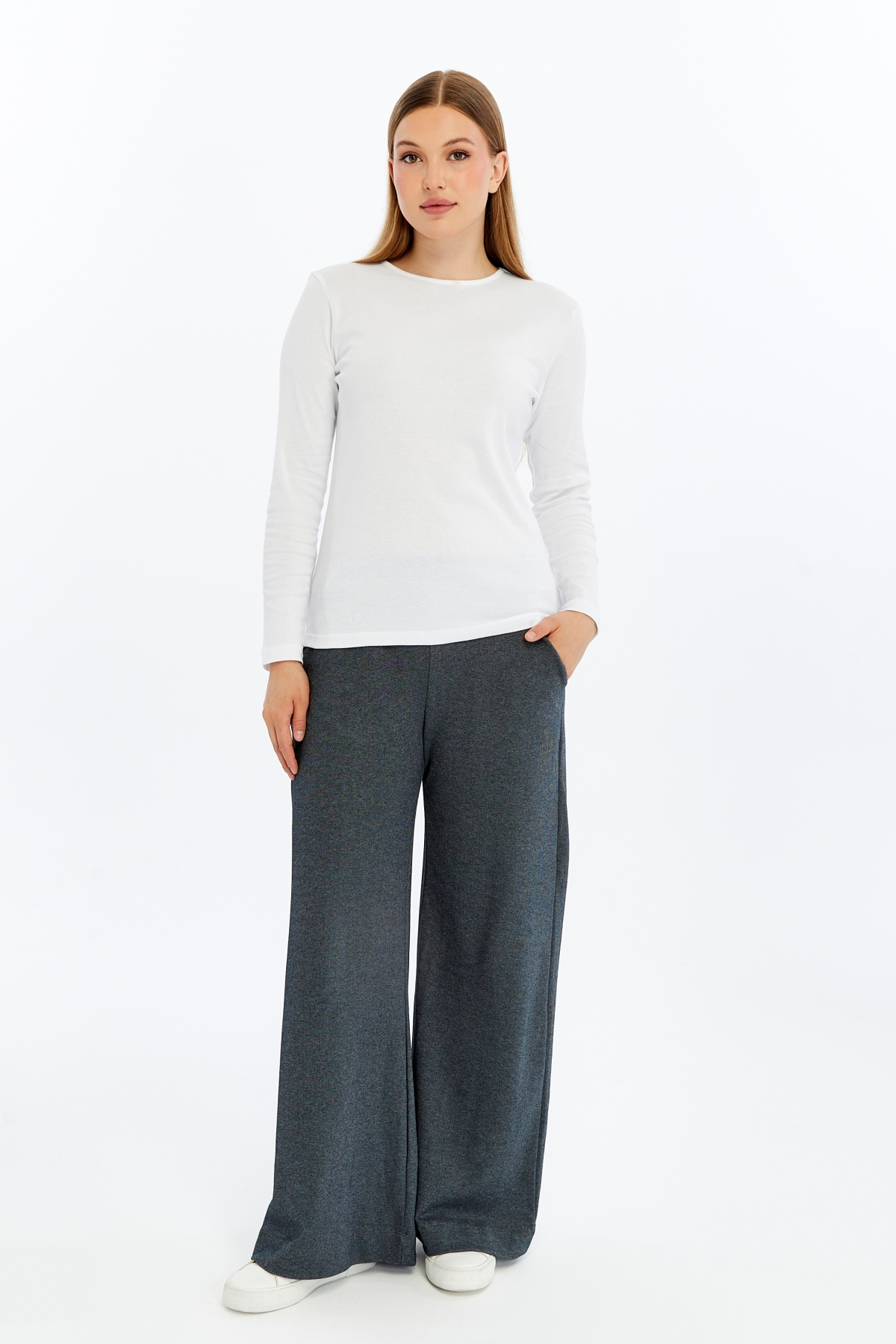 Defys Kadın Bol Paça Cepli Regular Fit Pantolon Lacivert-Beyaz Defys Kadın Bol Paça Cepli Regular Fit Pantolon Lacivert-Beyaz