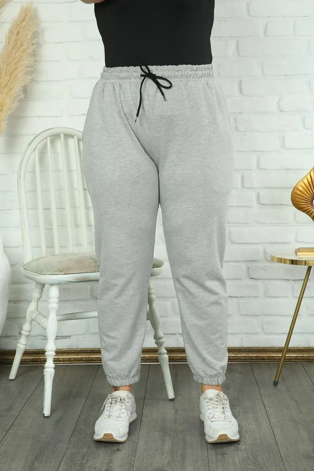 Kadın Büyük Beden Gri Renk Eşofman Altı Ürün Iki Iplik Likralıdır