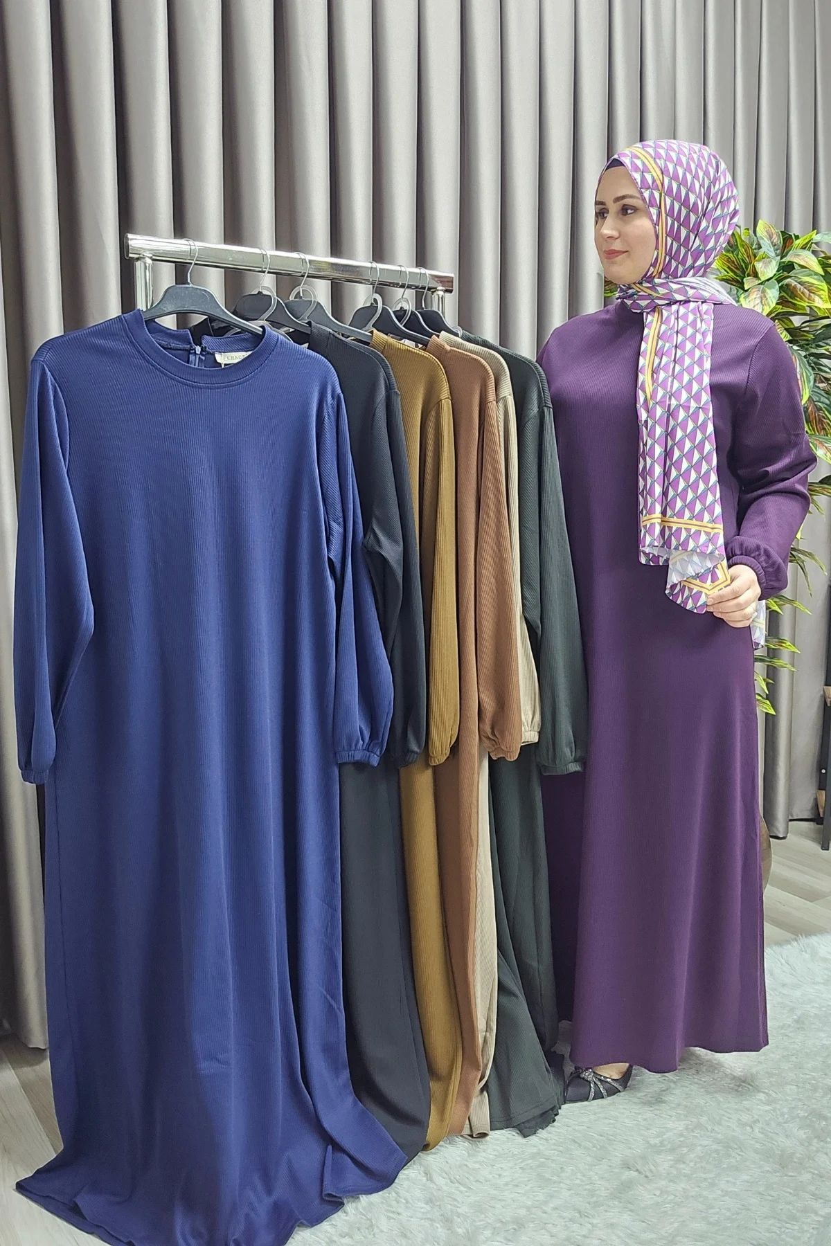 Kadın Büyük Beden Hakim Yaka Kolları Büzgülü Fitilli Nevra Elbise