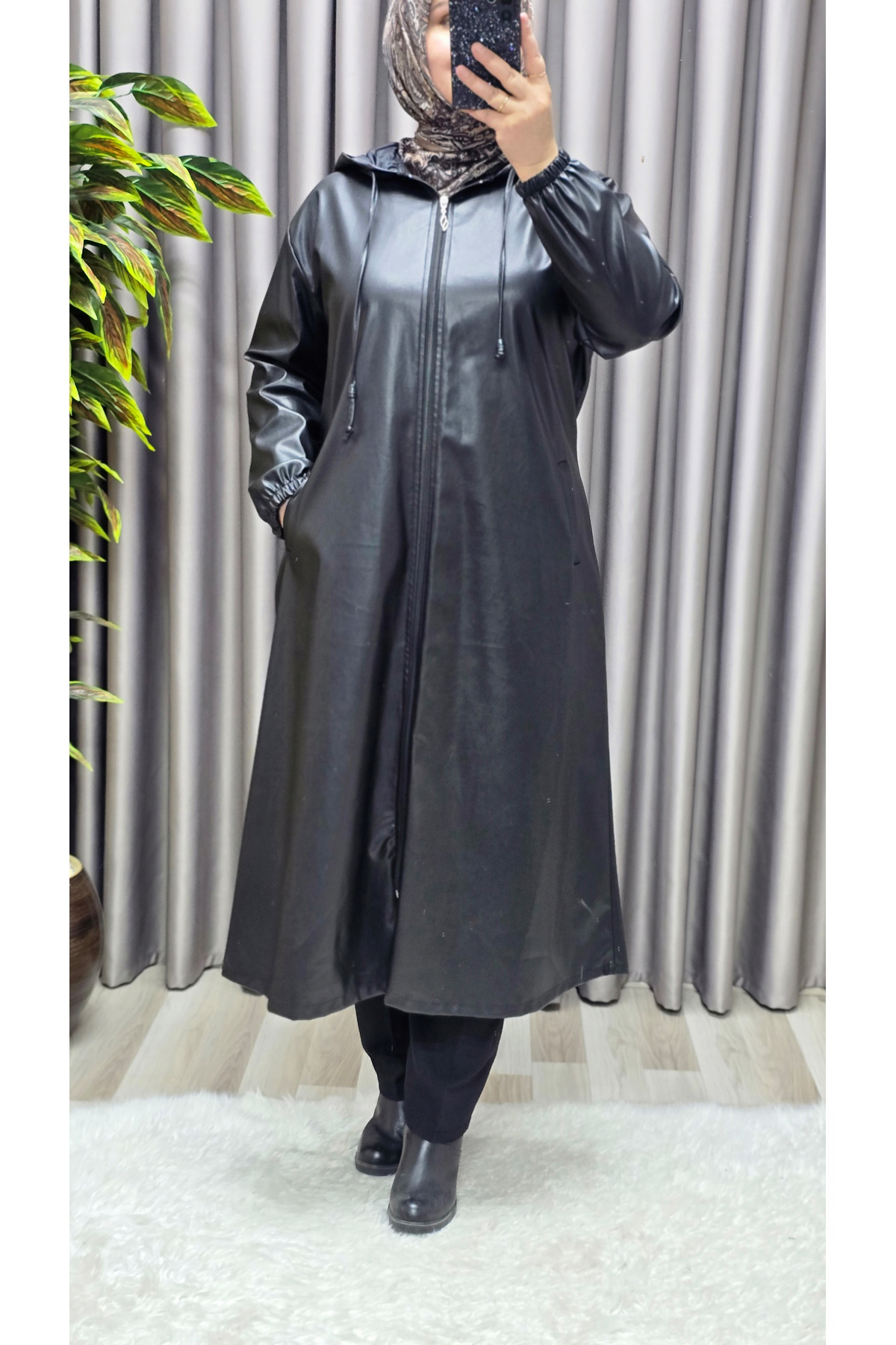 Elmas Tesettür Kadın Büyük Beden Kapşonlu Fermuarlı Suni Deri Tesettür Kap Su Ge