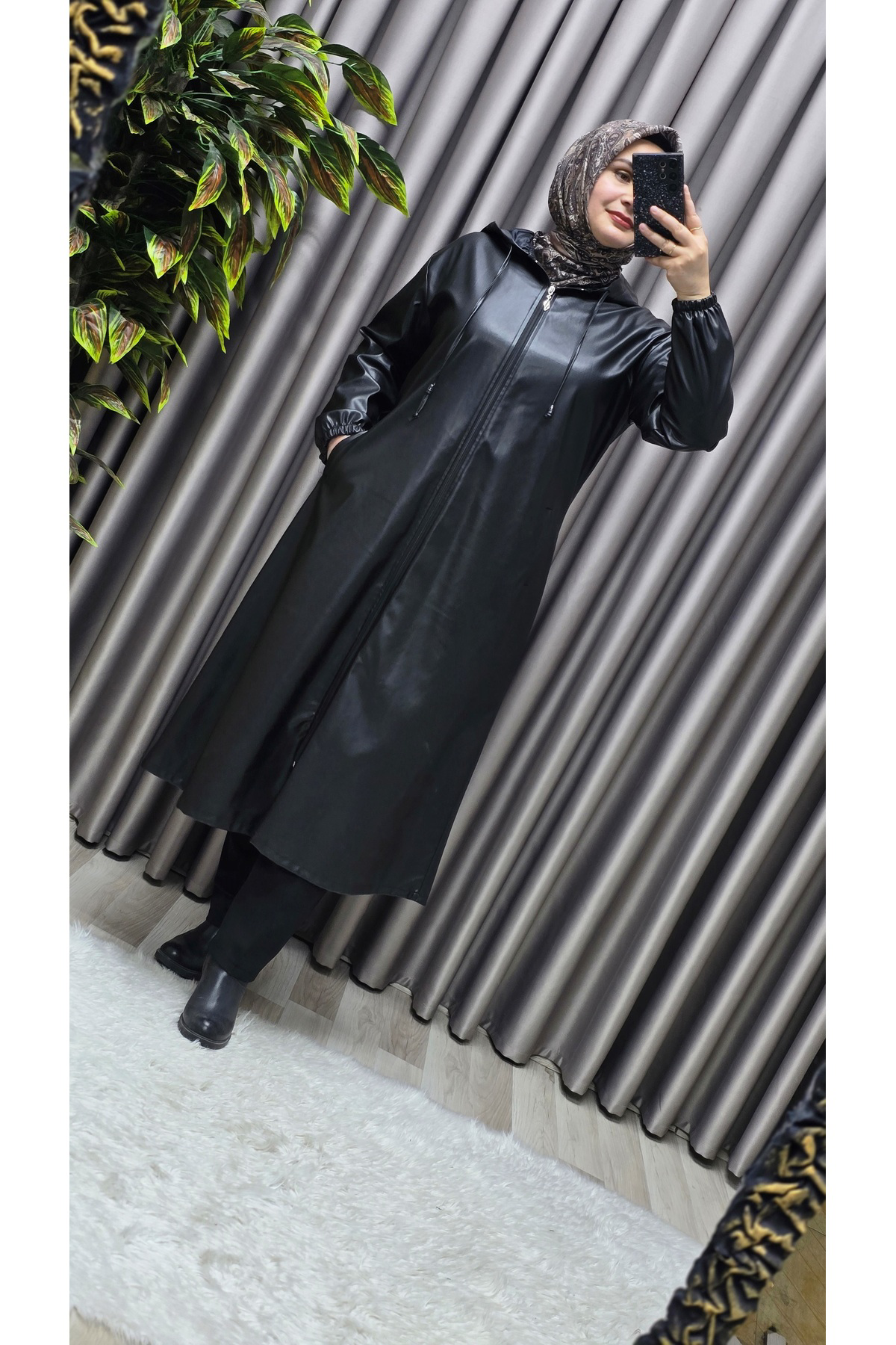 Elmas Tesettür Kadın Büyük Beden Kapşonlu Fermuarlı Suni Deri Tesettür Kap Su Ge