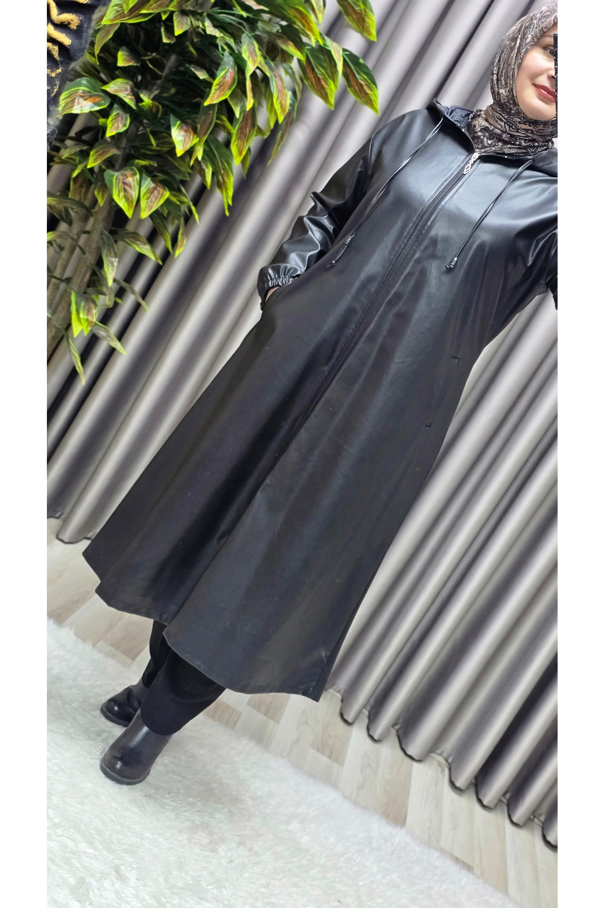 Elmas Tesettür Kadın Büyük Beden Kapşonlu Fermuarlı Suni Deri Tesettür Kap Su Ge