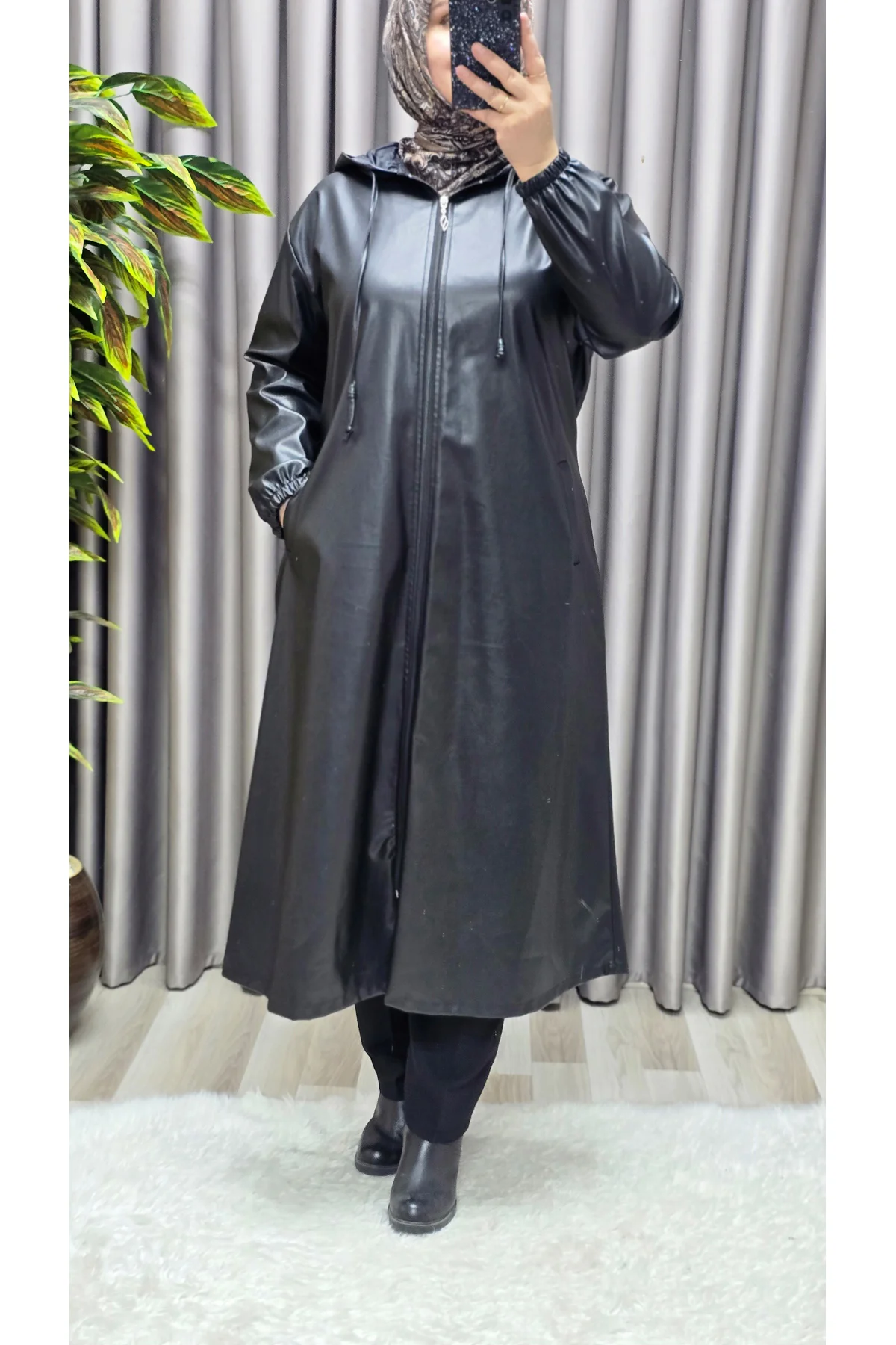 Kadın Büyük Beden Kapşonlu Fermuarlı Suni Deri Tesettür Kap Su Ge