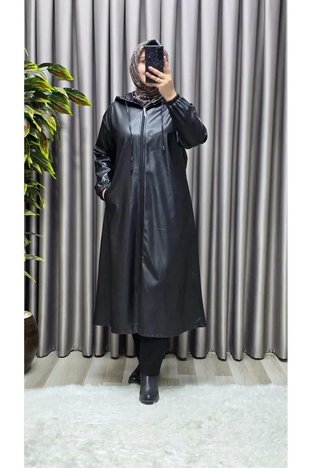 Kadın Büyük Beden Kapşonlu Fermuarlı Suni Deri Tesettür Kap Su Ge