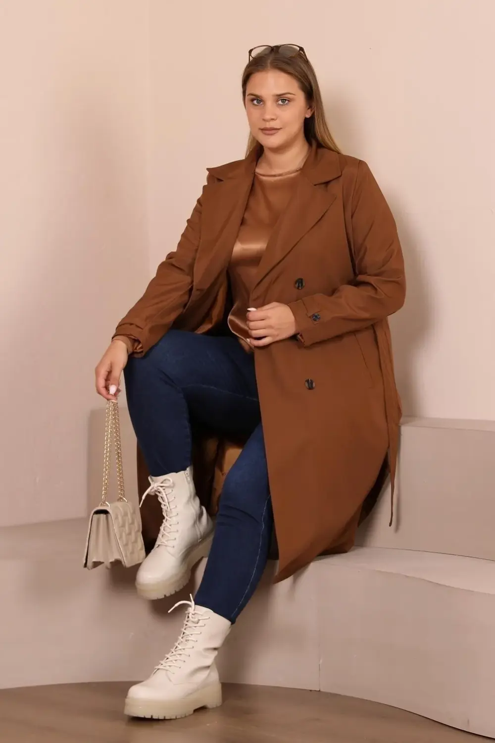 Kadın Büyük Beden Kemerli Uzun Trençkot