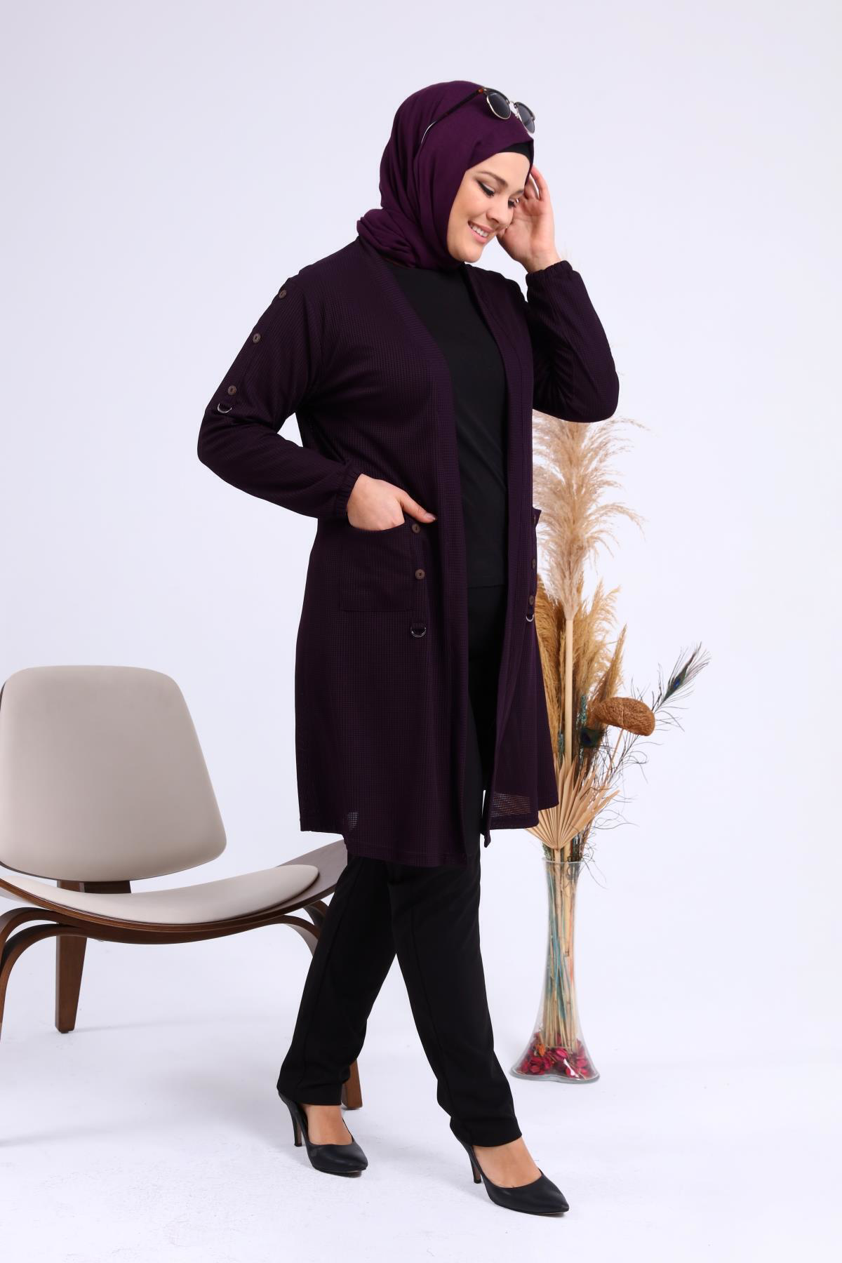 Ferace Kadin Buyuk Beden Metal Tokalı Petek Hırka