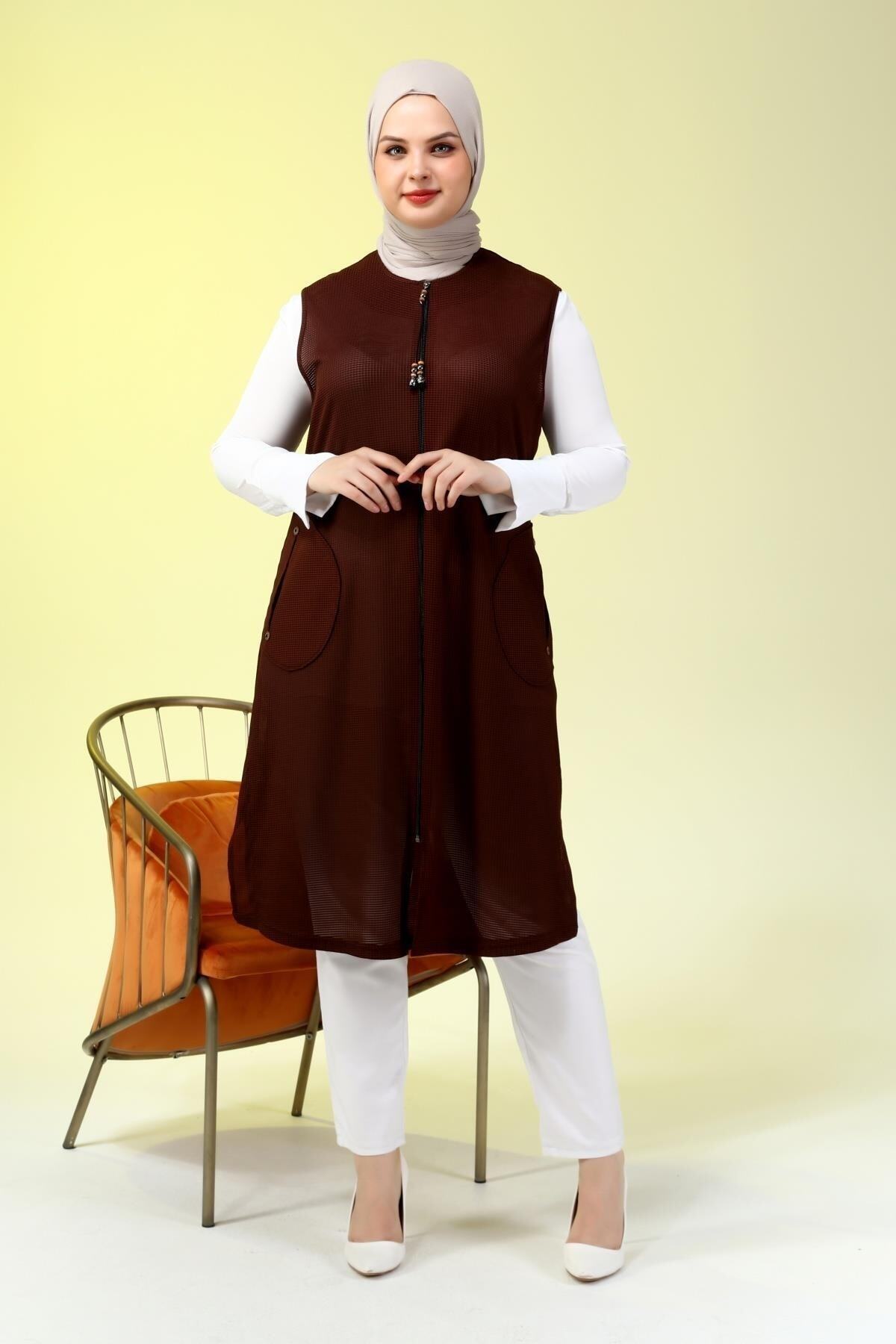 Ferace Kadin Buyuk Beden Petek Kumaş Cepli Fermuarlı Düğmeli Yelek