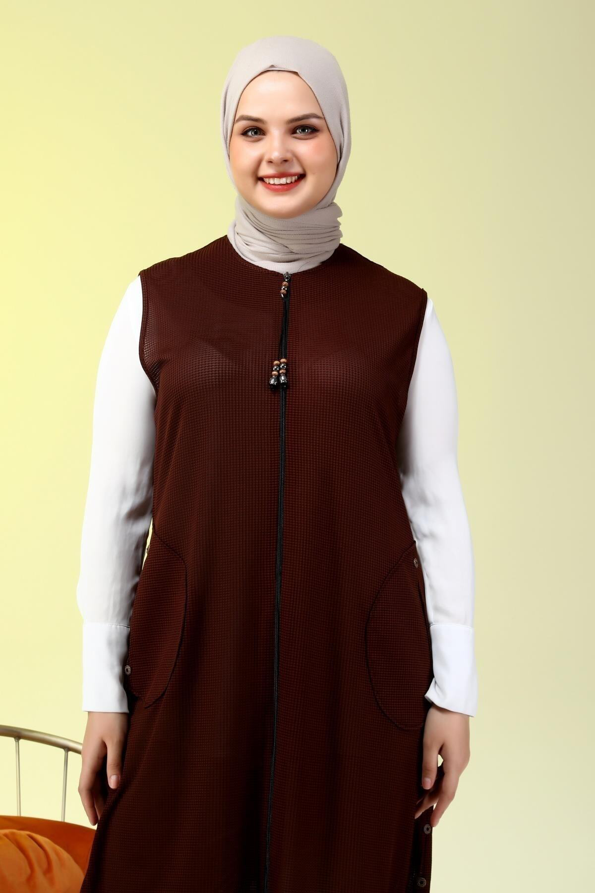 Ferace Kadin Buyuk Beden Petek Kumaş Cepli Fermuarlı Düğmeli Yelek