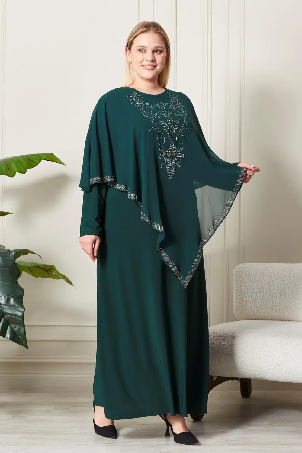 Kadın Büyük Beden Sandy Kumaş Pelerinli Abiye
