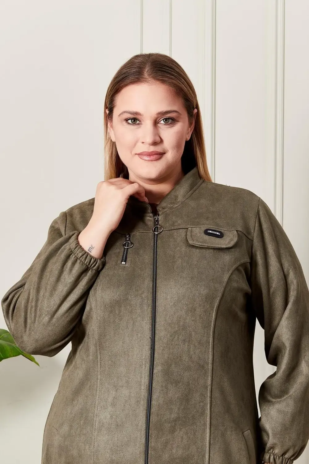 Kadin Buyuk Beden Tesettur Süet Kap Pardesü Boydan Göğsü Fermuarl Kadin Buyuk Beden Tesettur Süet Kap Pardesü Boydan Göğsü Fermuarl