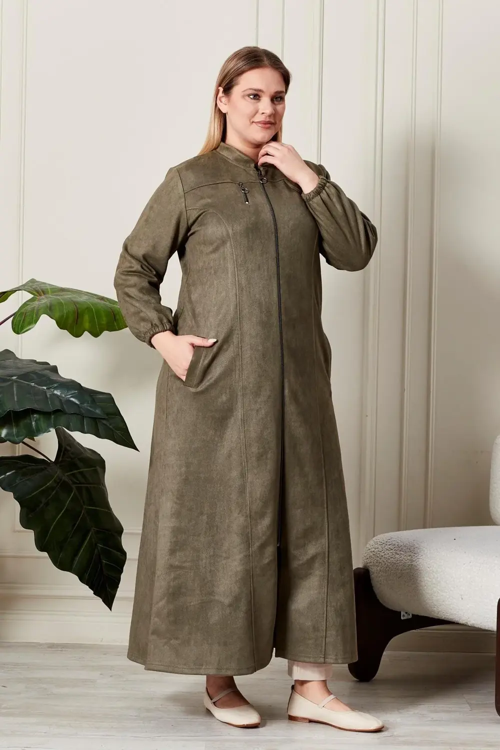 Kadin Buyuk Beden Tesettur Süet Kap Pardesü Boydan Göğsü Fermuarl Kadin Buyuk Beden Tesettur Süet Kap Pardesü Boydan Göğsü Fermuarl