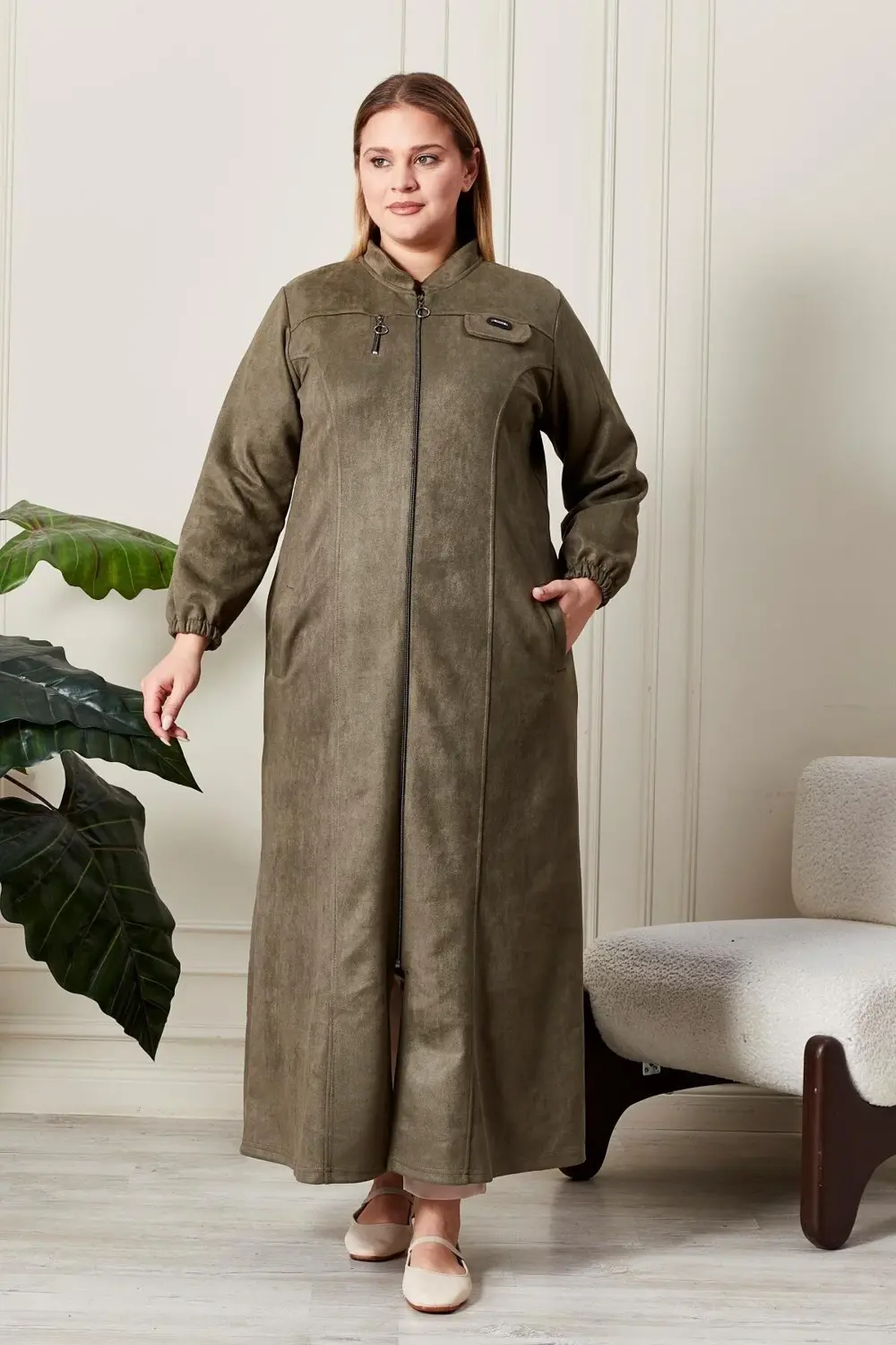 Kadin Buyuk Beden Tesettur Süet Kap Pardesü Boydan Göğsü Fermuarl Kadin Buyuk Beden Tesettur Süet Kap Pardesü Boydan Göğsü Fermuarl