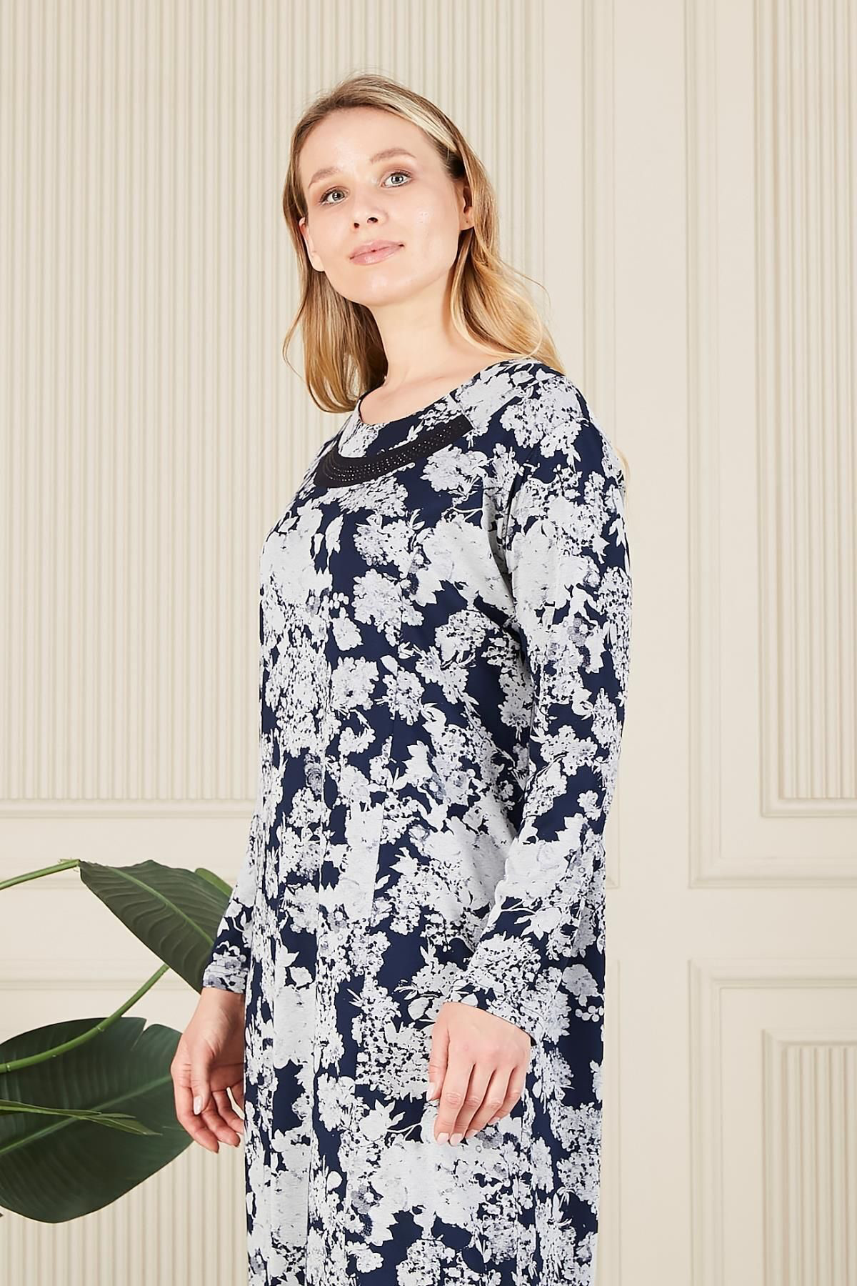 Ferace Kadın Buyuk Beden Yakası Taşlı Menekşe Elbise