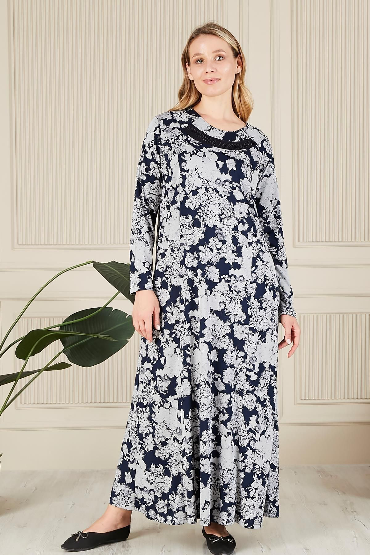 Ferace Kadın Buyuk Beden Yakası Taşlı Menekşe Elbise