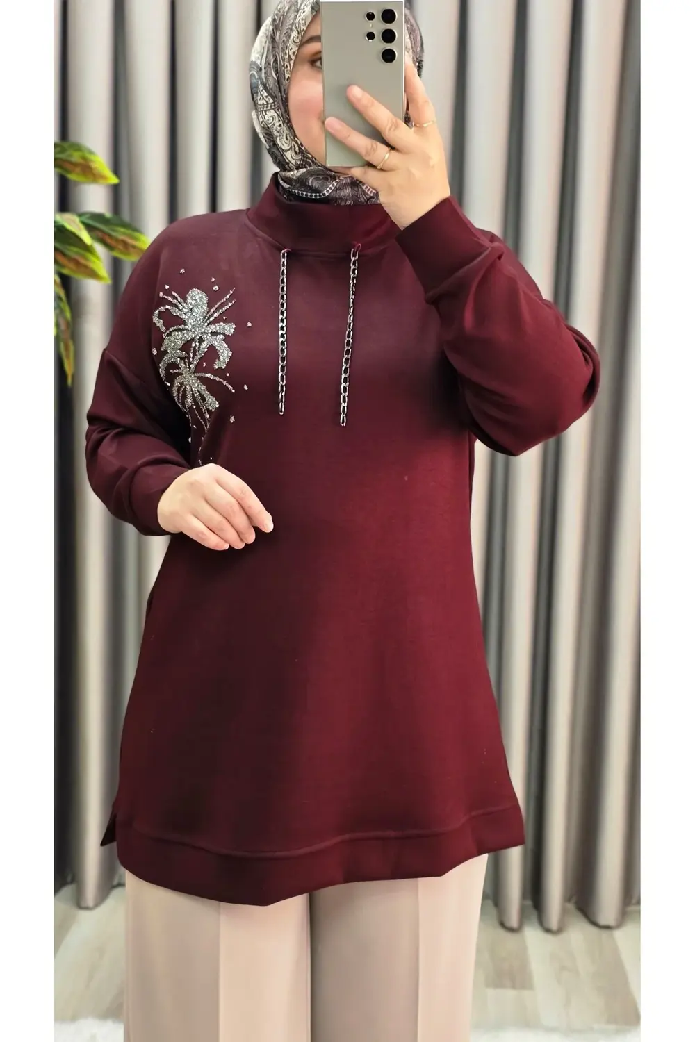 Kadın Büyük Beden Zincir Detaylı Taş İşlemeli Rahat Kalıp Esnek K