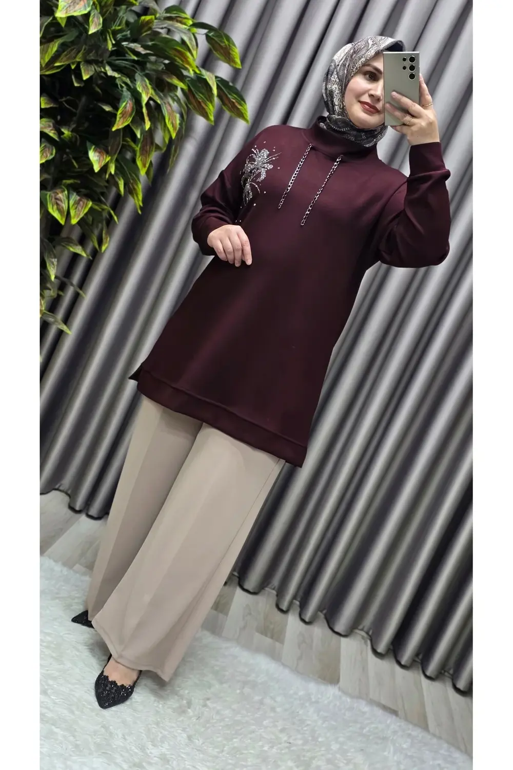 Kadın Büyük Beden Zincir Detaylı Taş İşlemeli Rahat Kalıp Esnek K