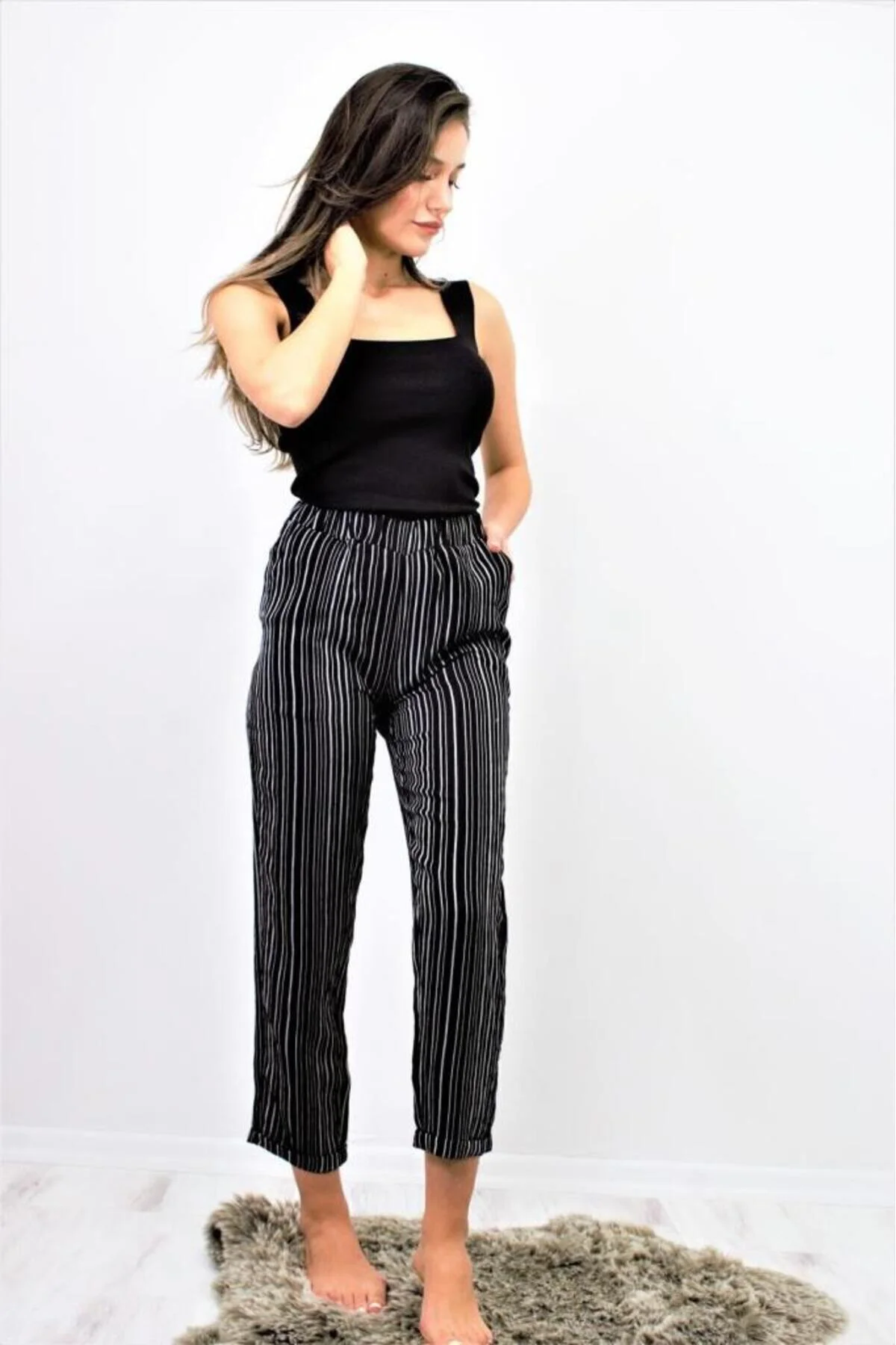 Kadın Cepli Beli Lastikli Dik Çizgili Duble Paça Rahat Yazlık Pantolon 700-3277187