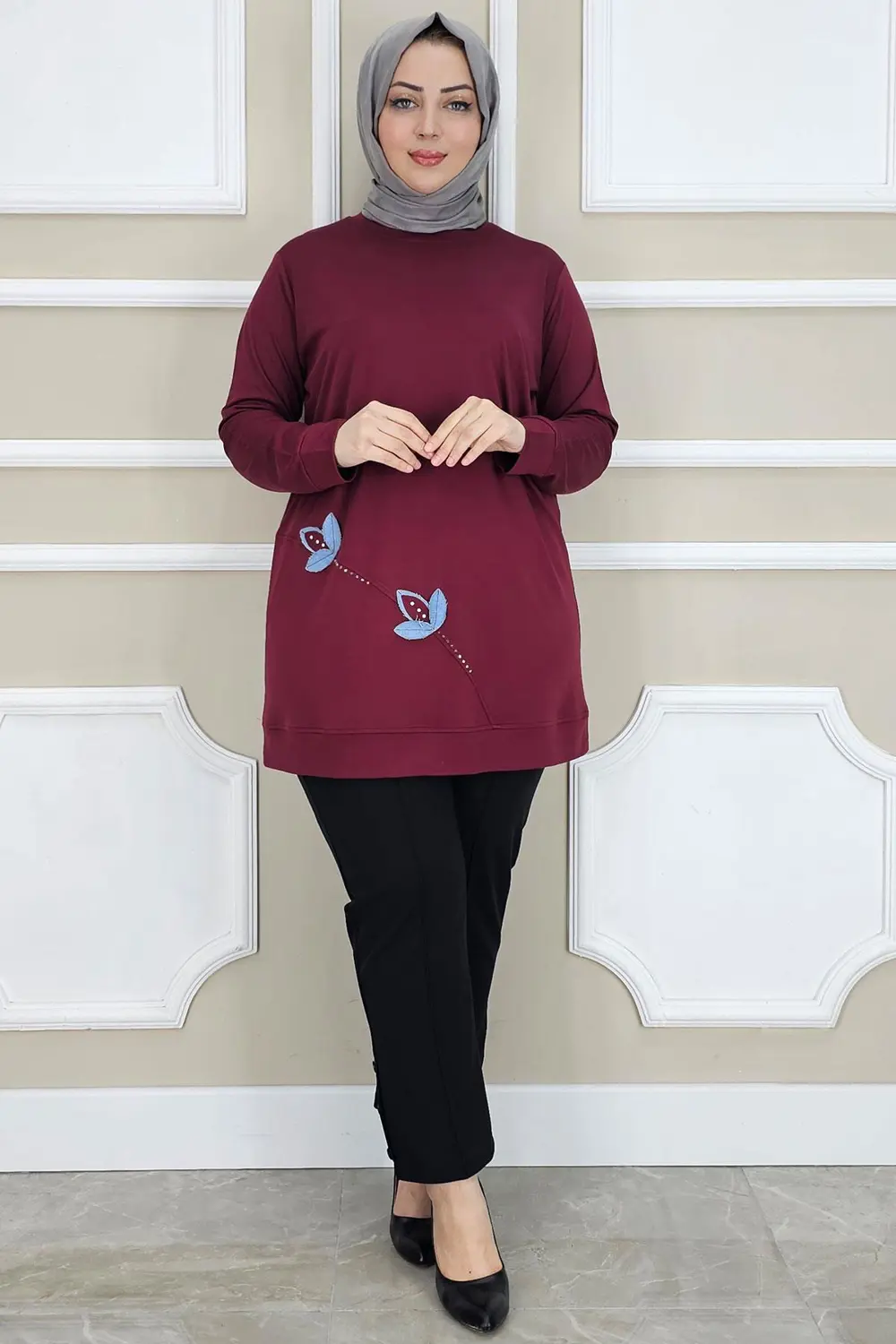 KADIN ÇİÇEK DİKME DETAYLI TESETTÜR TUNİK KADIN ÇİÇEK DİKME DETAYLI TESETTÜR TUNİK