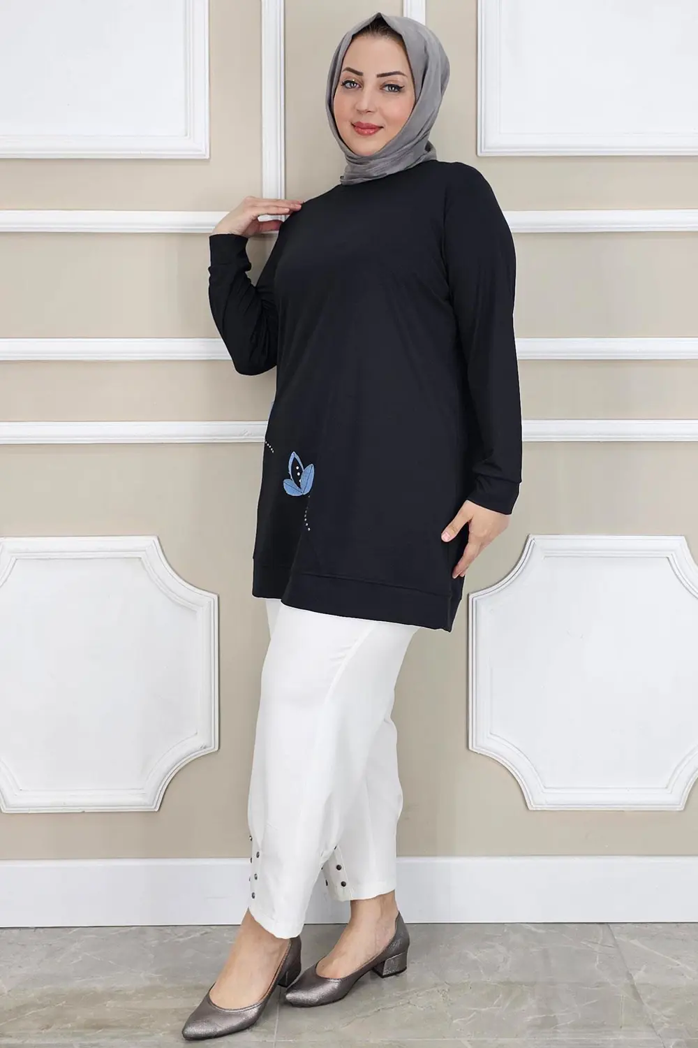 KADIN ÇİÇEK DİKME DETAYLI TESETTÜR TUNİK KADIN ÇİÇEK DİKME DETAYLI TESETTÜR TUNİK