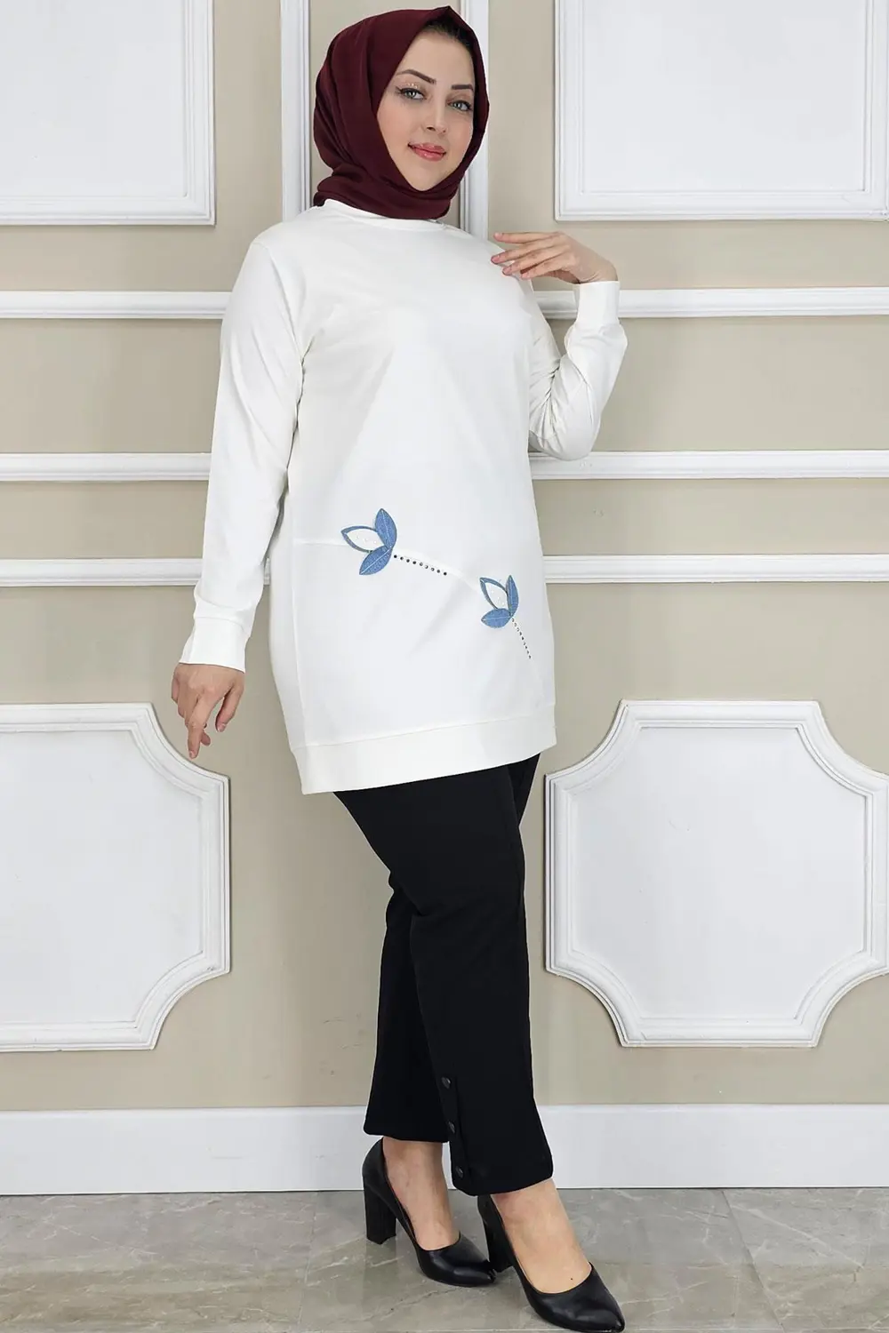 KADIN ÇİÇEK DİKME DETAYLI TESETTÜR TUNİK KADIN ÇİÇEK DİKME DETAYLI TESETTÜR TUNİK