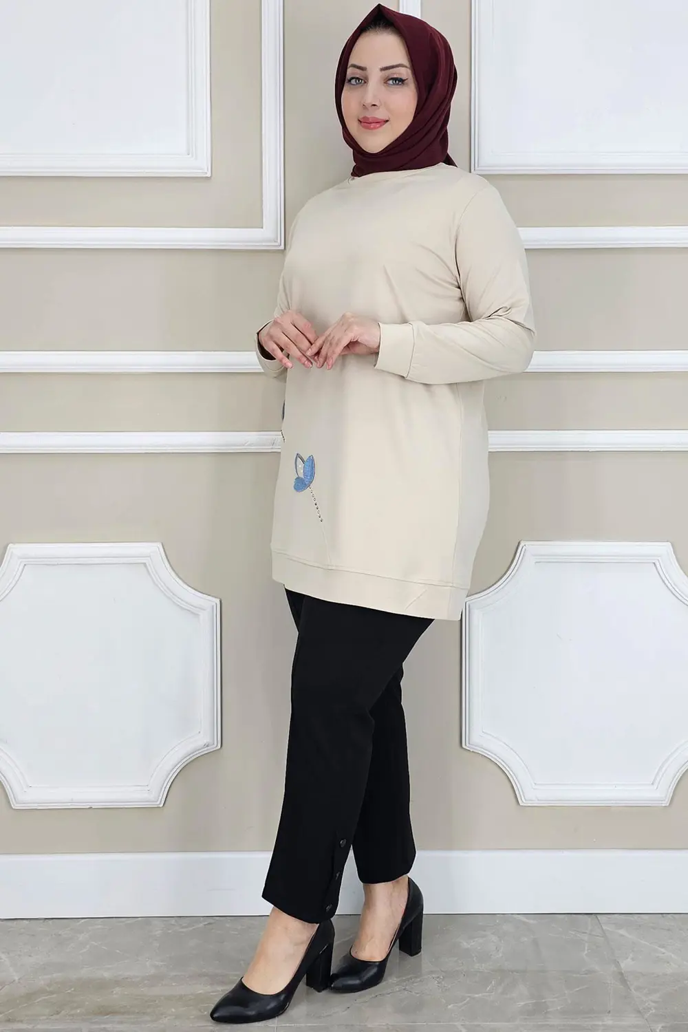 KADIN ÇİÇEK DİKME DETAYLI TESETTÜR TUNİK KADIN ÇİÇEK DİKME DETAYLI TESETTÜR TUNİK