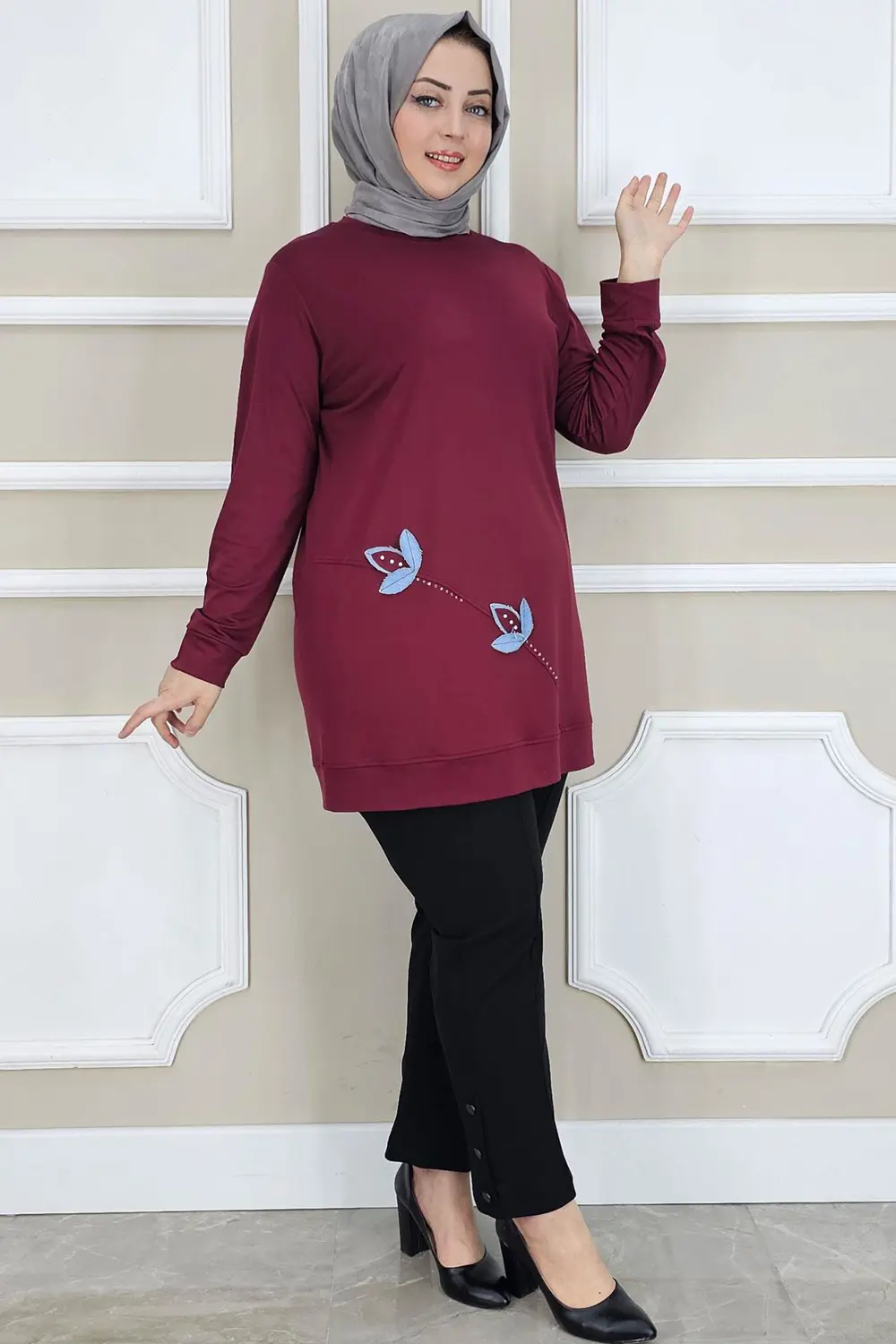 KADIN ÇİÇEK DİKME DETAYLI TESETTÜR TUNİK KADIN ÇİÇEK DİKME DETAYLI TESETTÜR TUNİK